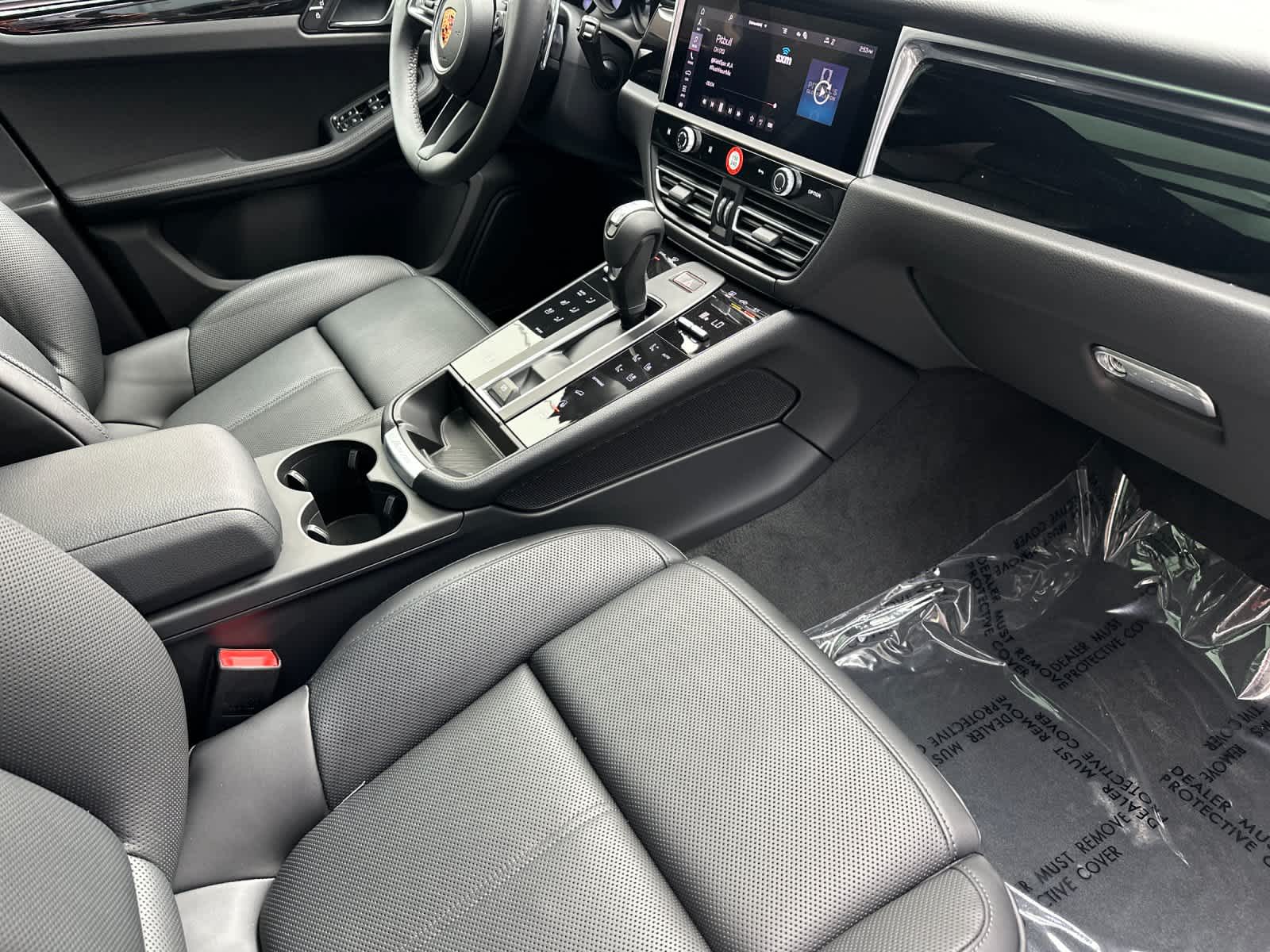 Thumbnail: 2026 Porsche Macan - 17