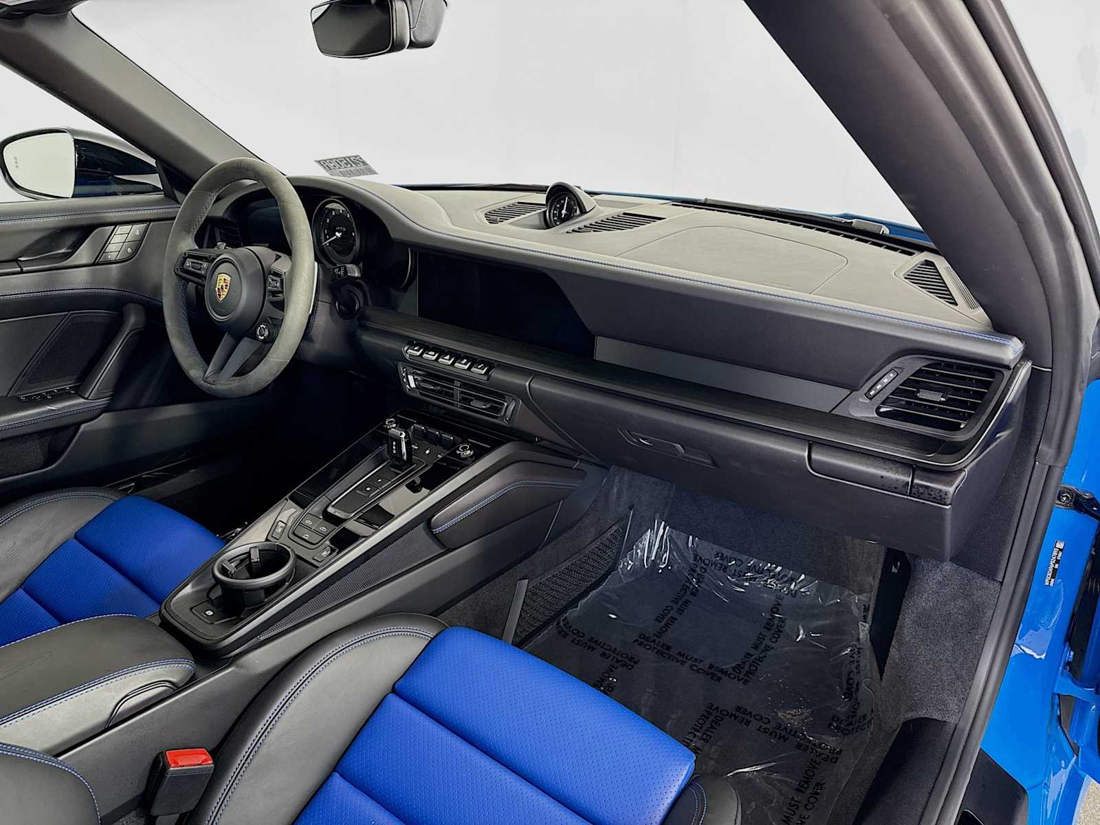 Thumbnail: 2023 Porsche 911 - 23