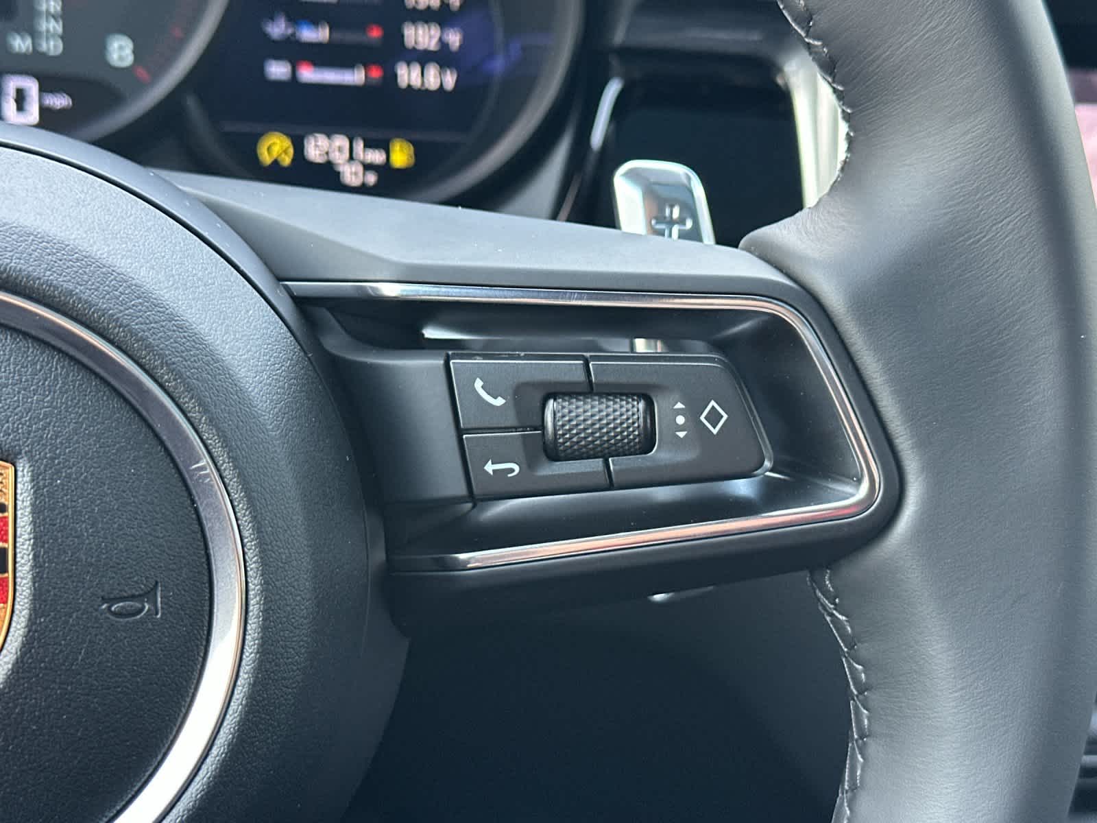 Thumbnail: 2026 Porsche Macan - 28