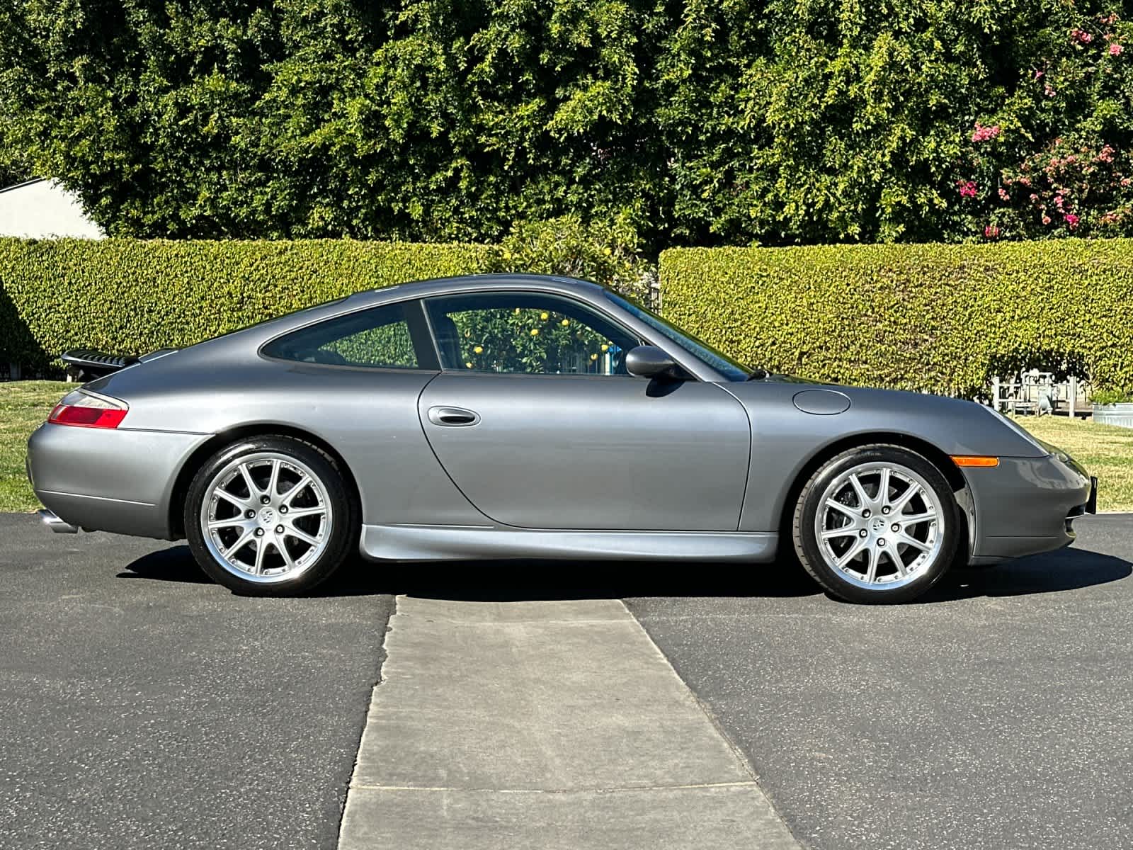 Thumbnail: 2001 Porsche 911 - 8
