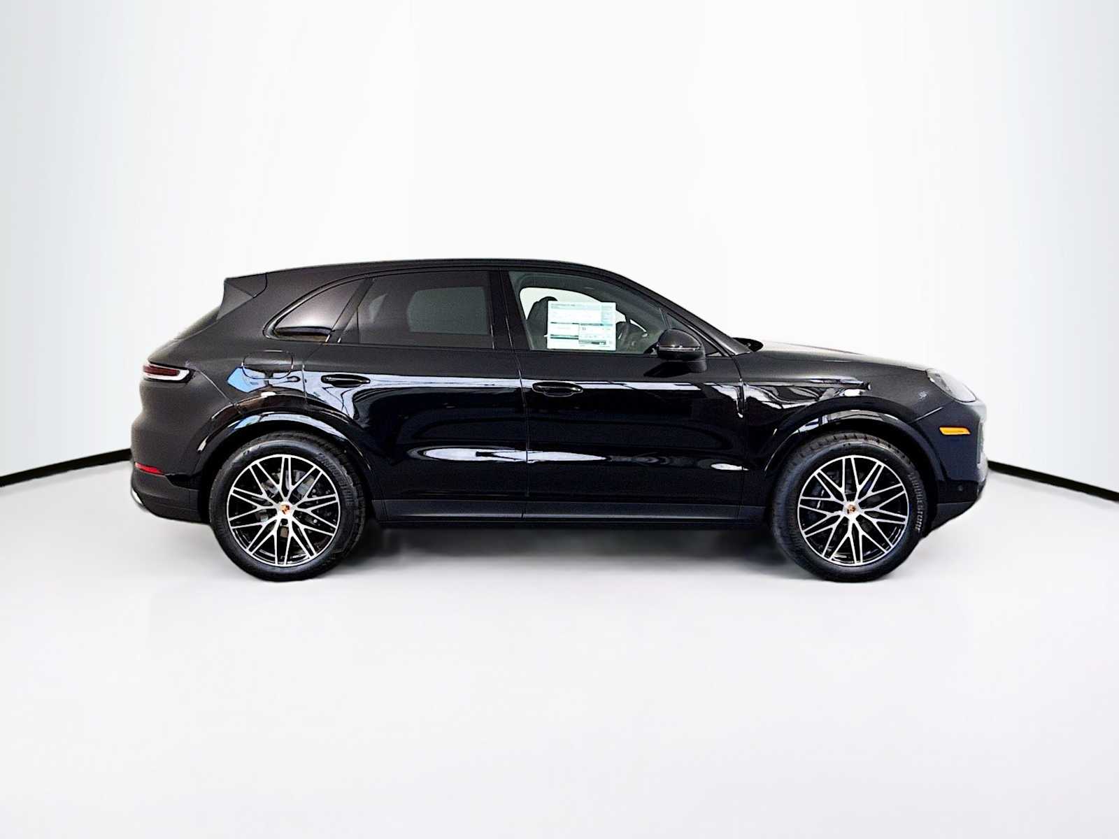 Thumbnail: 2025 Porsche Cayenne - 8
