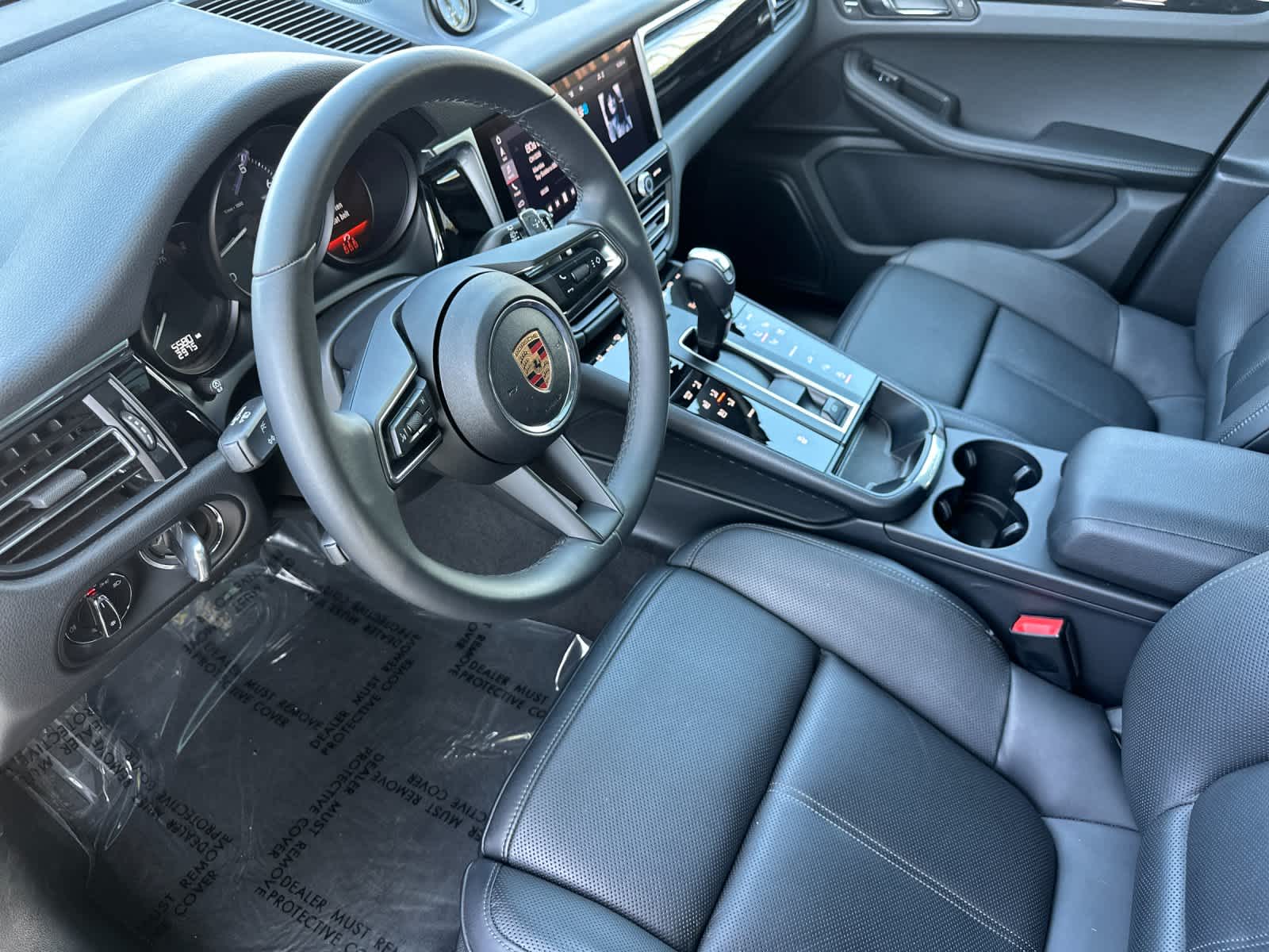 Thumbnail: 2025 Porsche Macan - 3