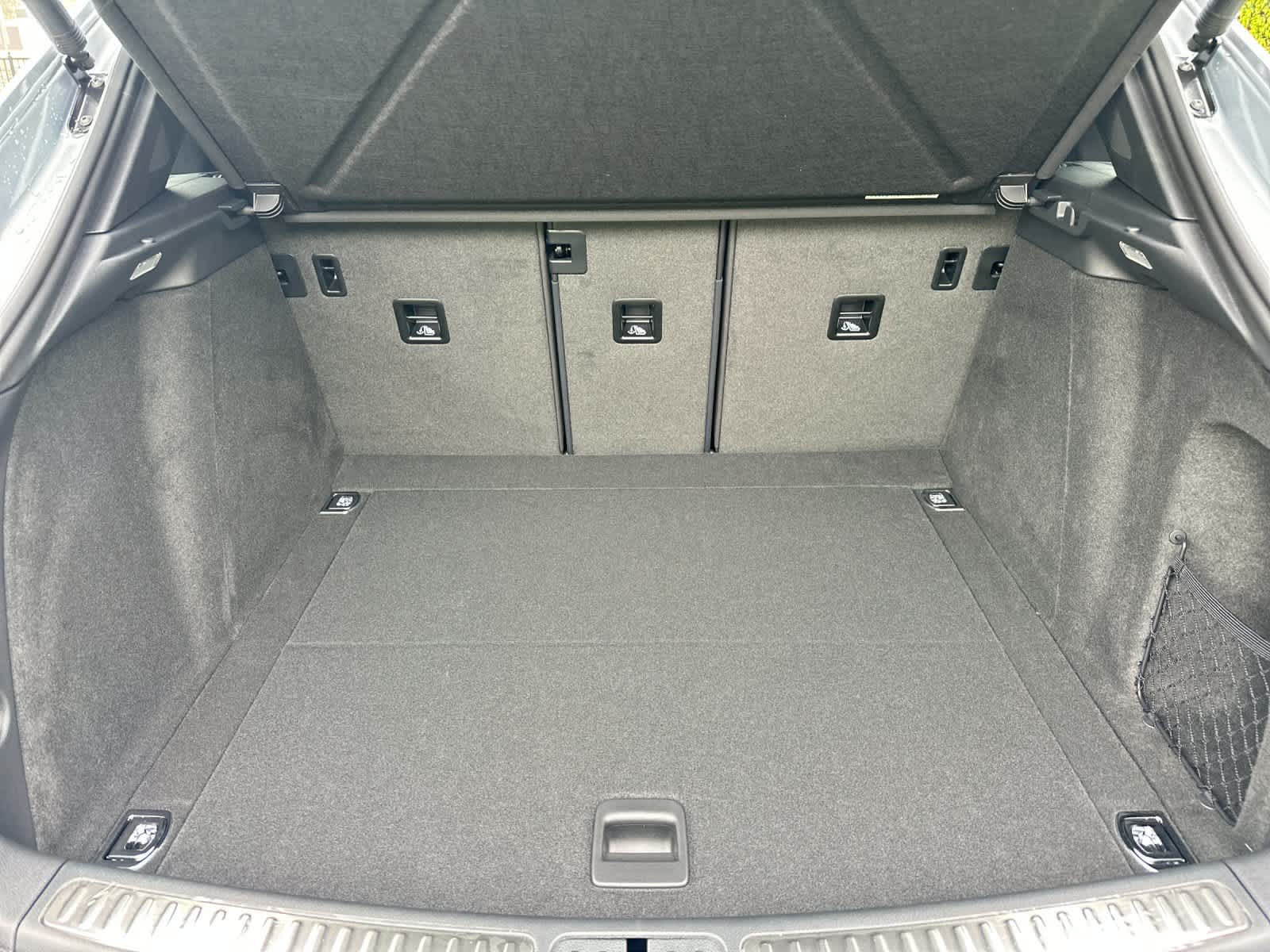 Thumbnail: 2026 Porsche Macan - 16