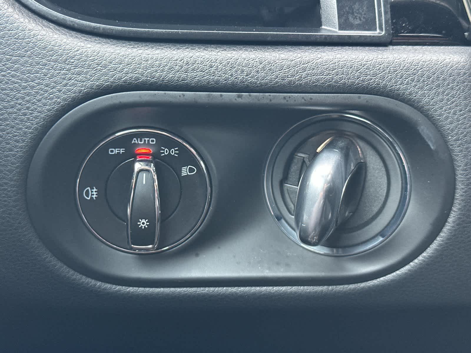 Thumbnail: 2025 Porsche Macan - 29