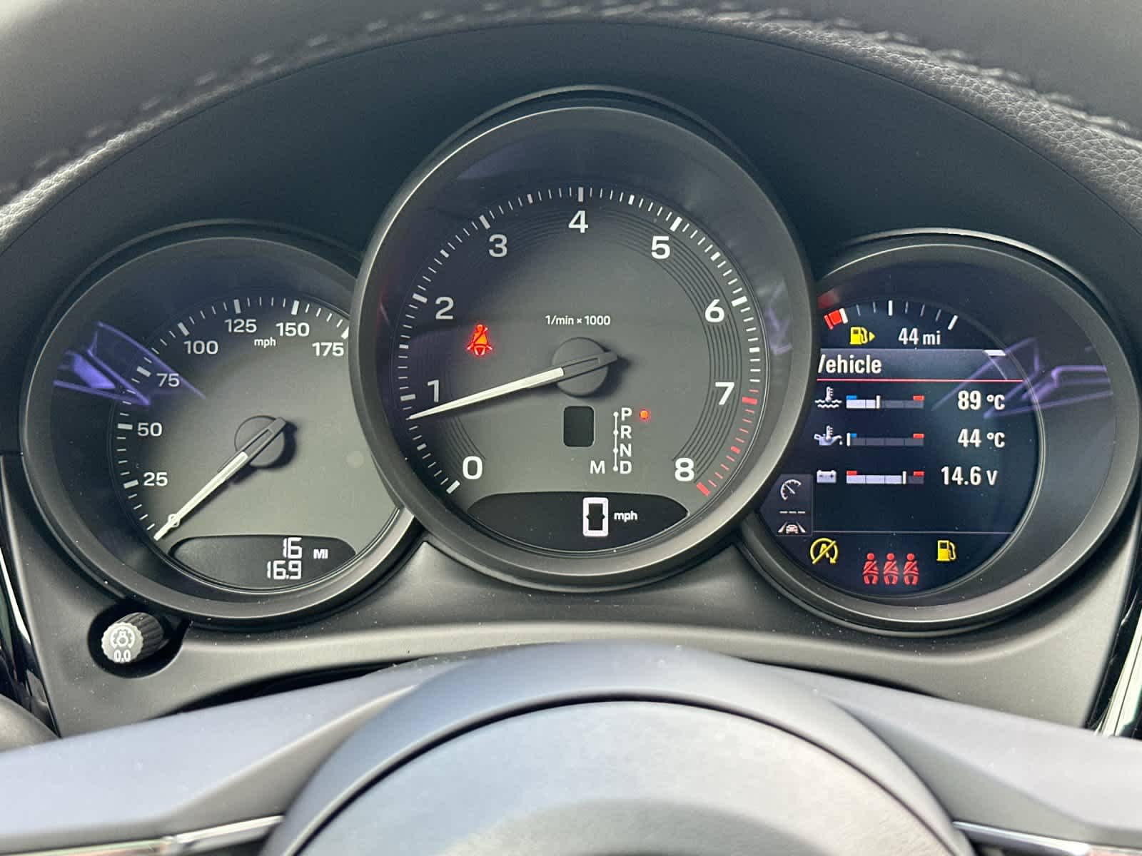 Thumbnail: 2026 Porsche Macan - 28