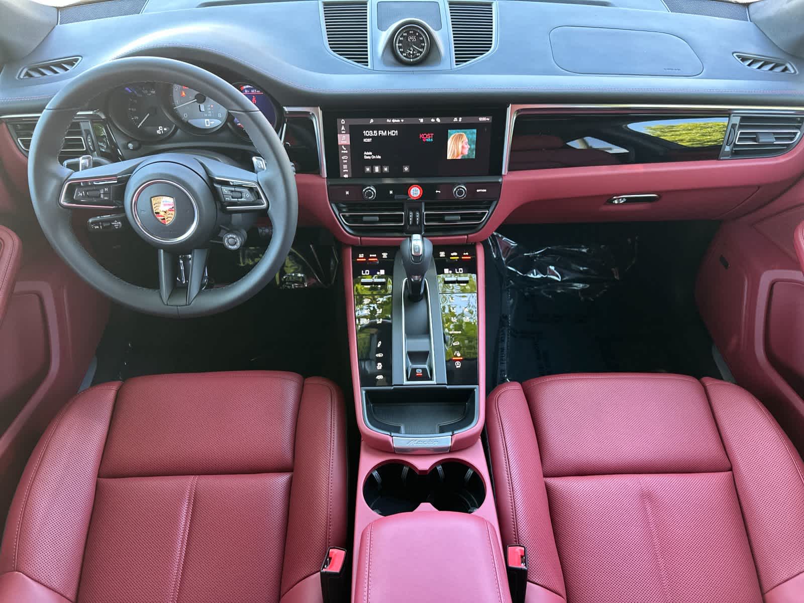 Thumbnail: 2026 Porsche Macan - 6