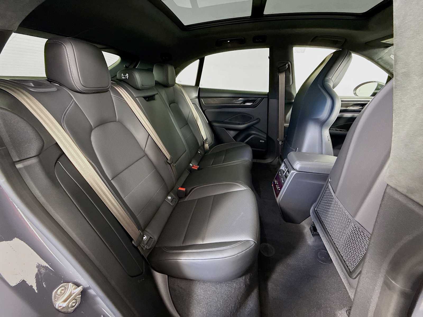 Thumbnail: 2025 Porsche Macan - 20