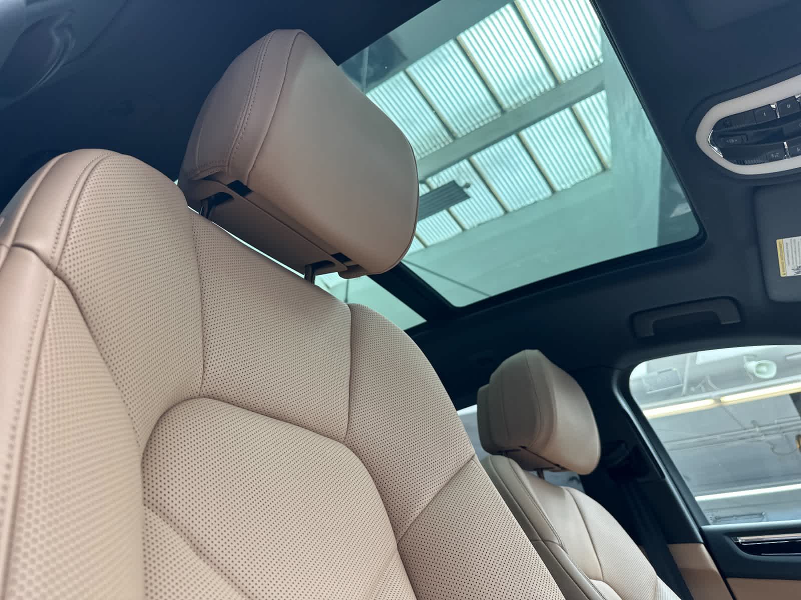 Thumbnail: 2025 Porsche Macan - 18