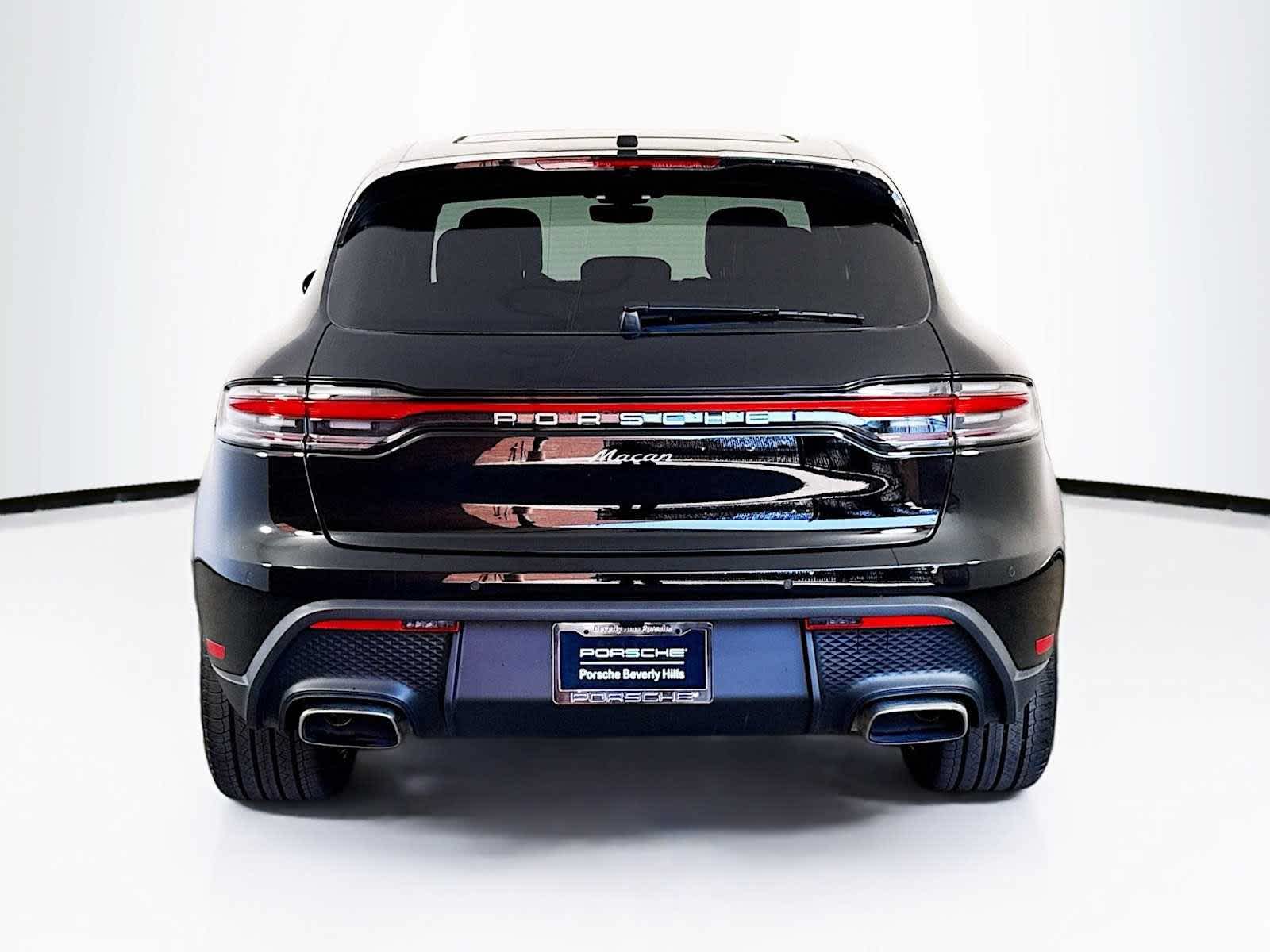 Thumbnail: 2025 Porsche Macan - 10