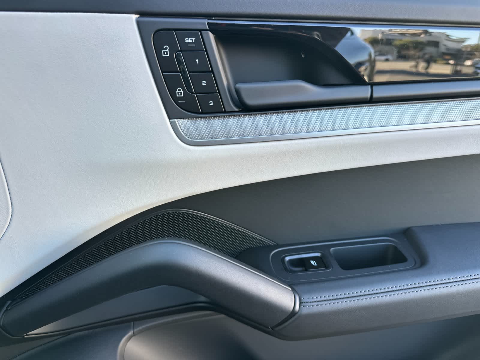 Thumbnail: 2026 Porsche Cayenne - 19