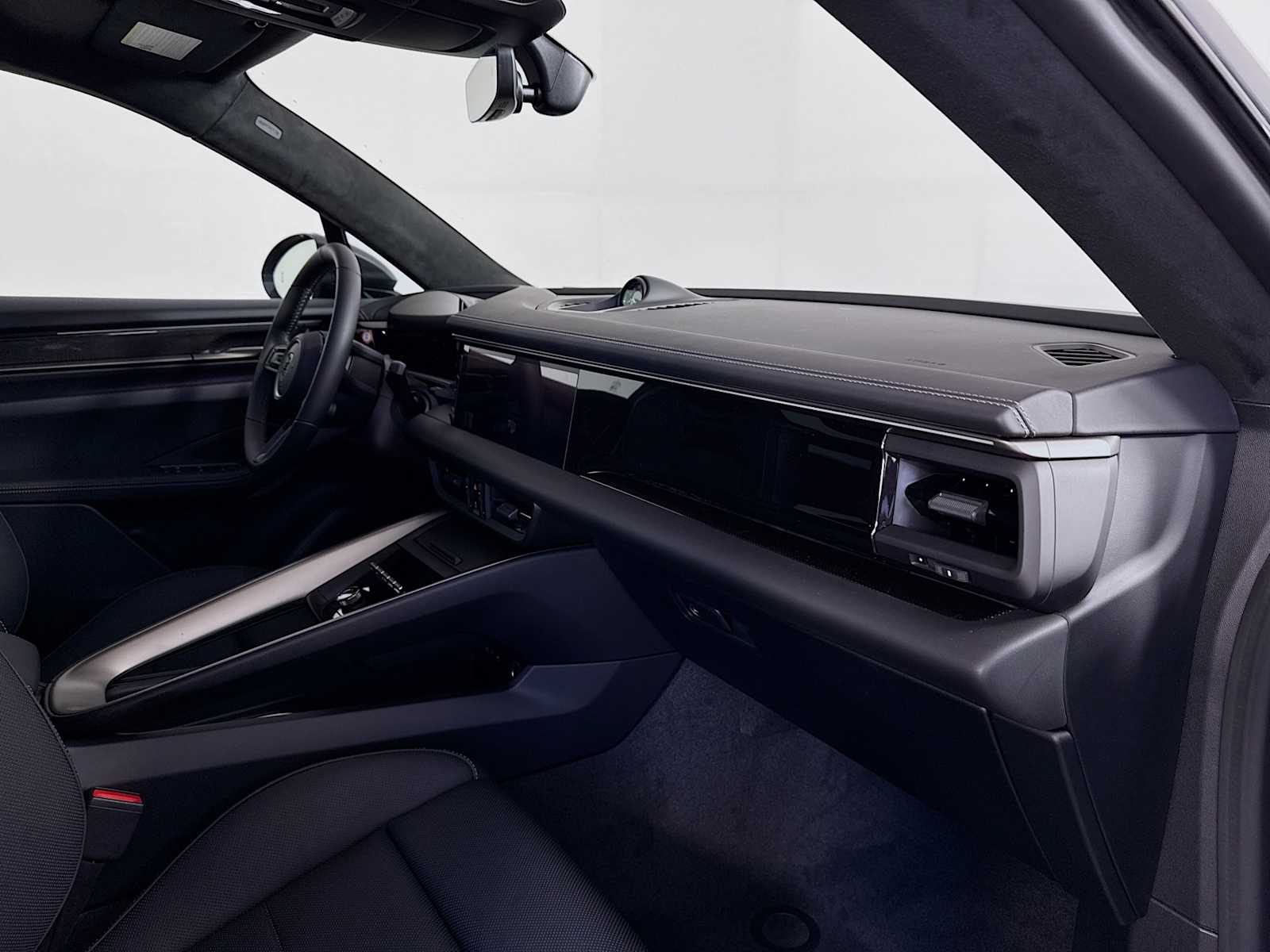 Thumbnail: 2025 Porsche Macan - 22