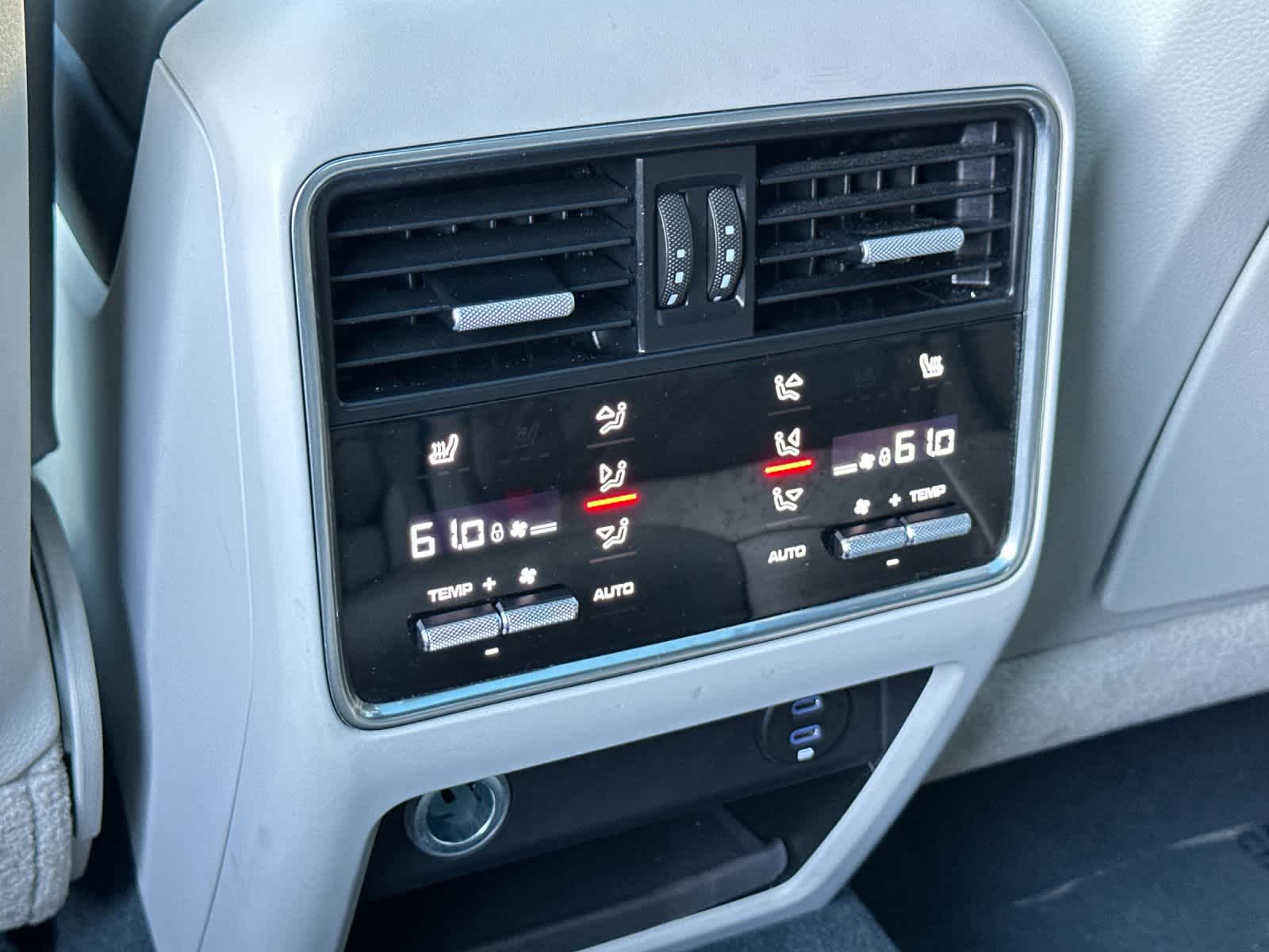 Thumbnail: 2023 Porsche Cayenne - 14