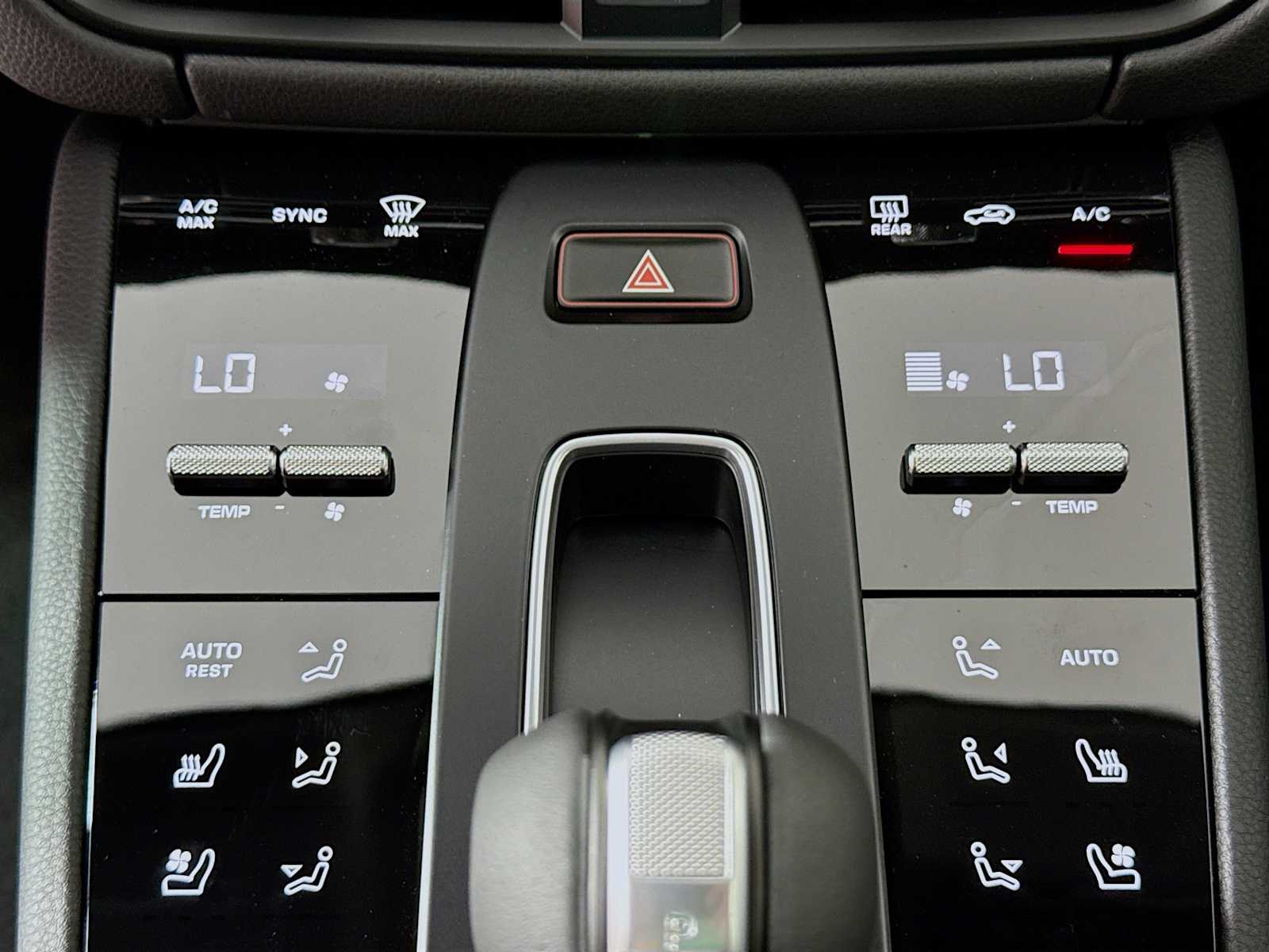 Thumbnail: 2026 Porsche Macan - 13