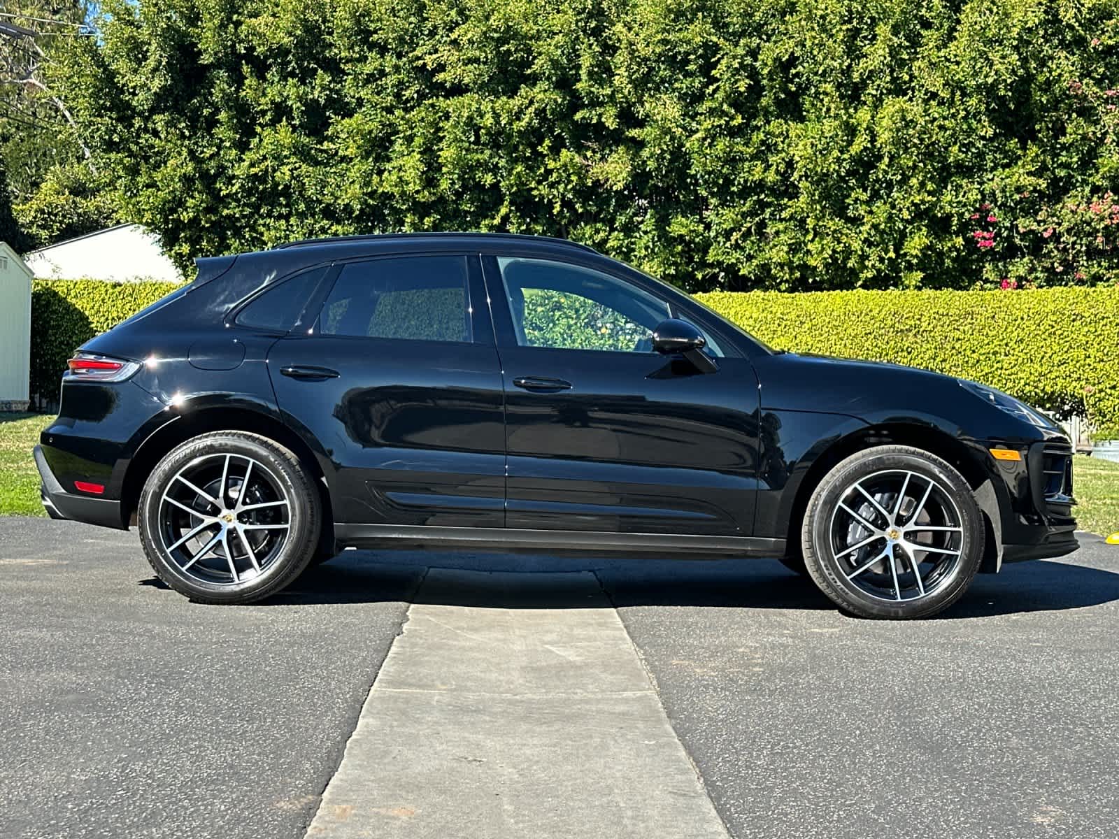 Thumbnail: 2025 Porsche Macan - 9