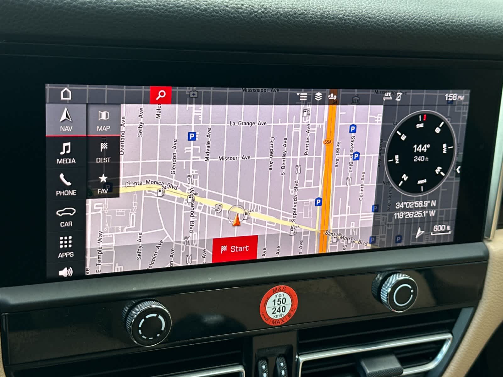 Thumbnail: 2025 Porsche Macan - 21