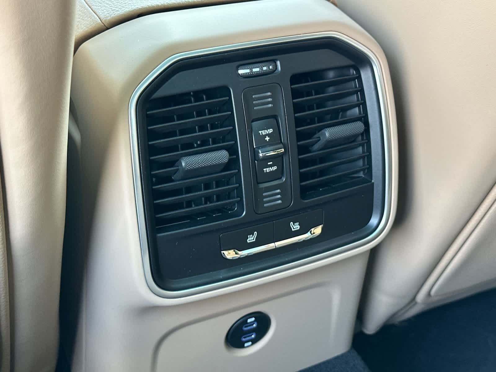 Thumbnail: 2026 Porsche Macan - 14