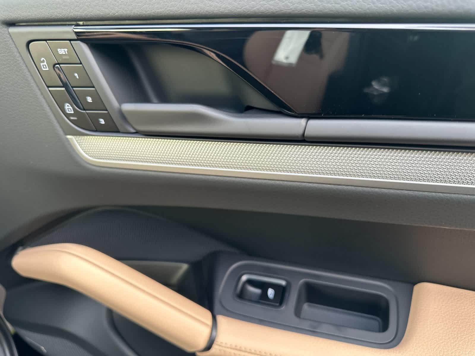 Thumbnail: 2026 Porsche Cayenne - 19