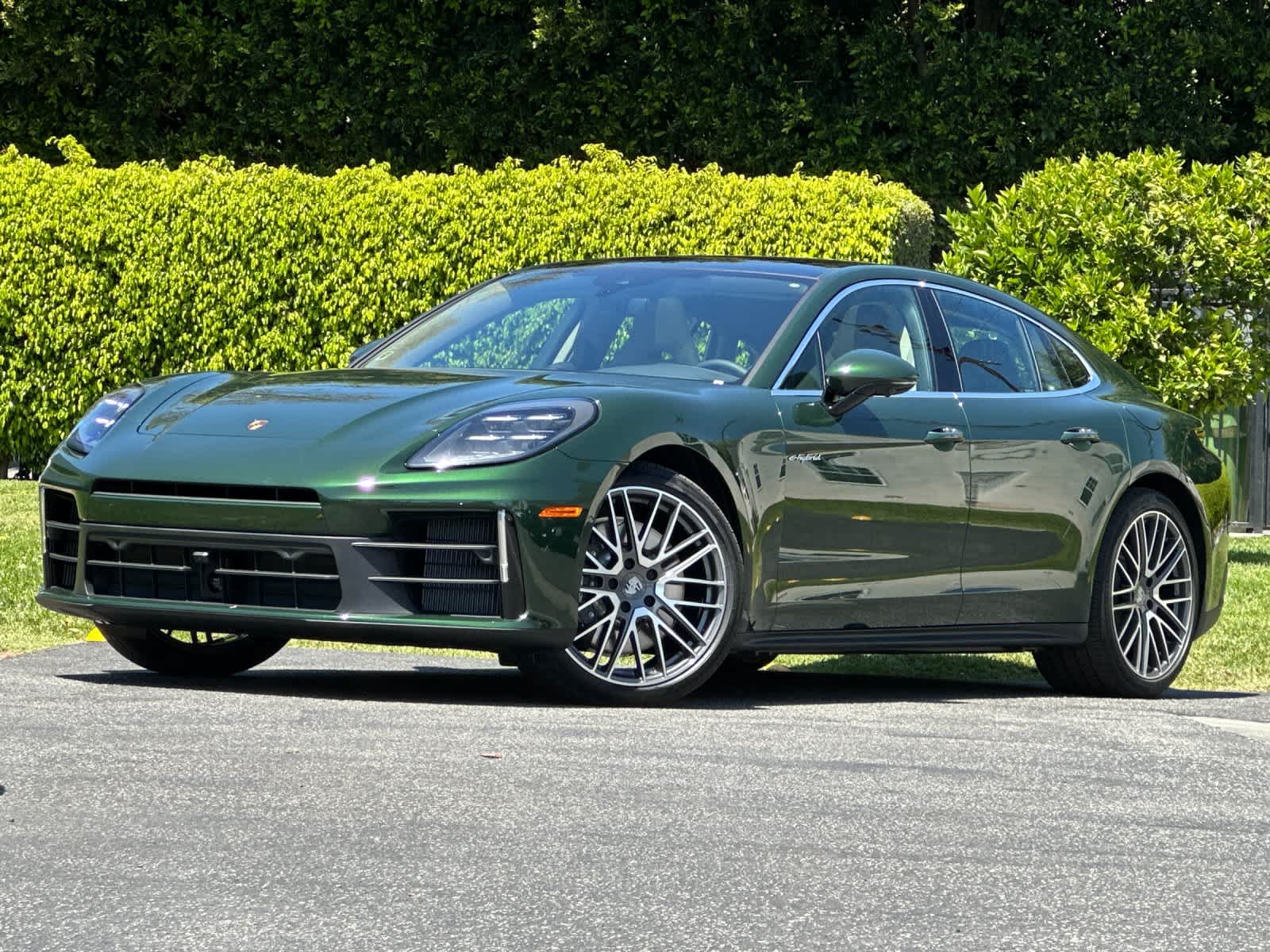 Thumbnail: 2026 Porsche Panamera - 1