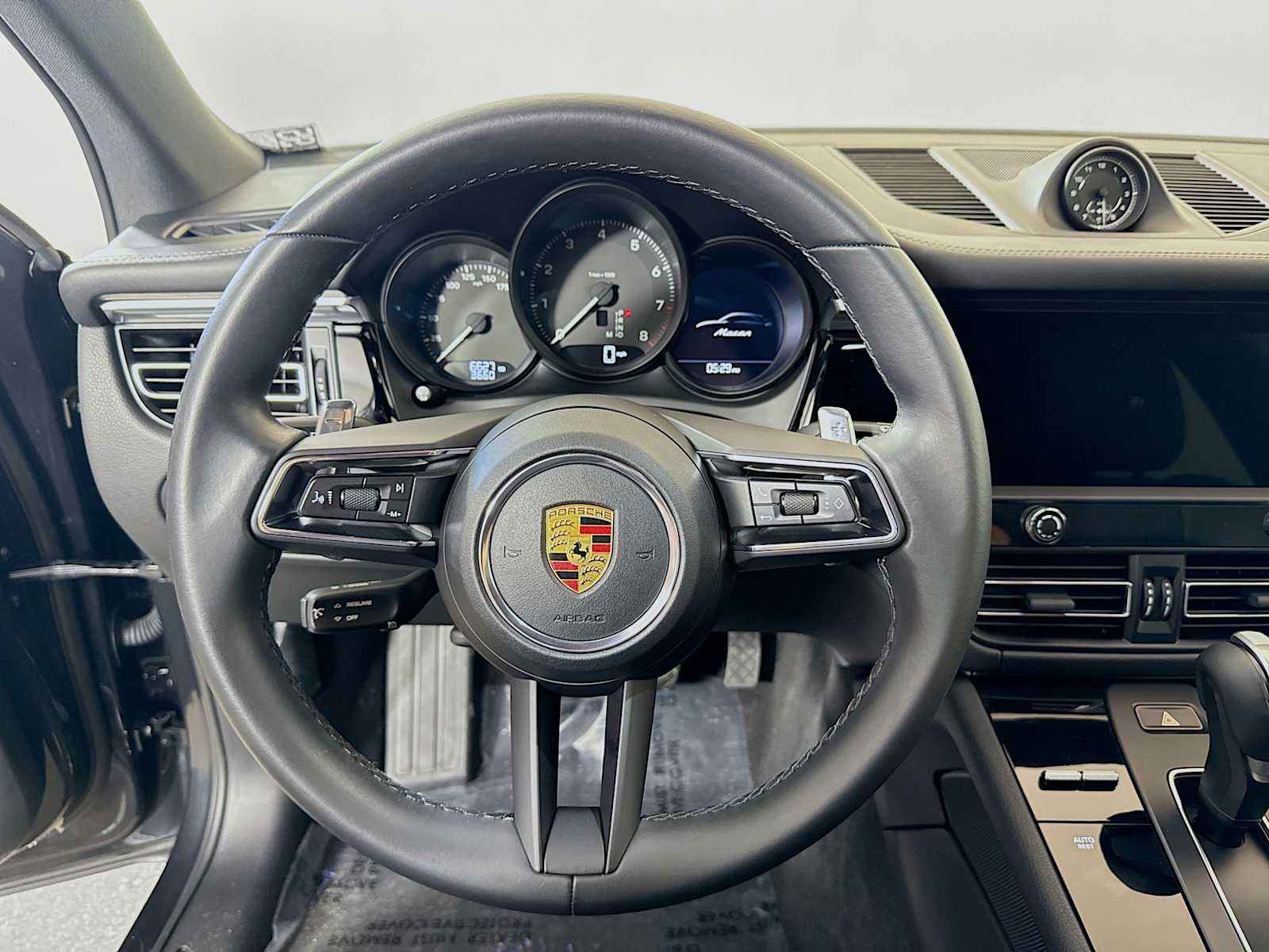 Thumbnail: 2022 Porsche Macan - 12