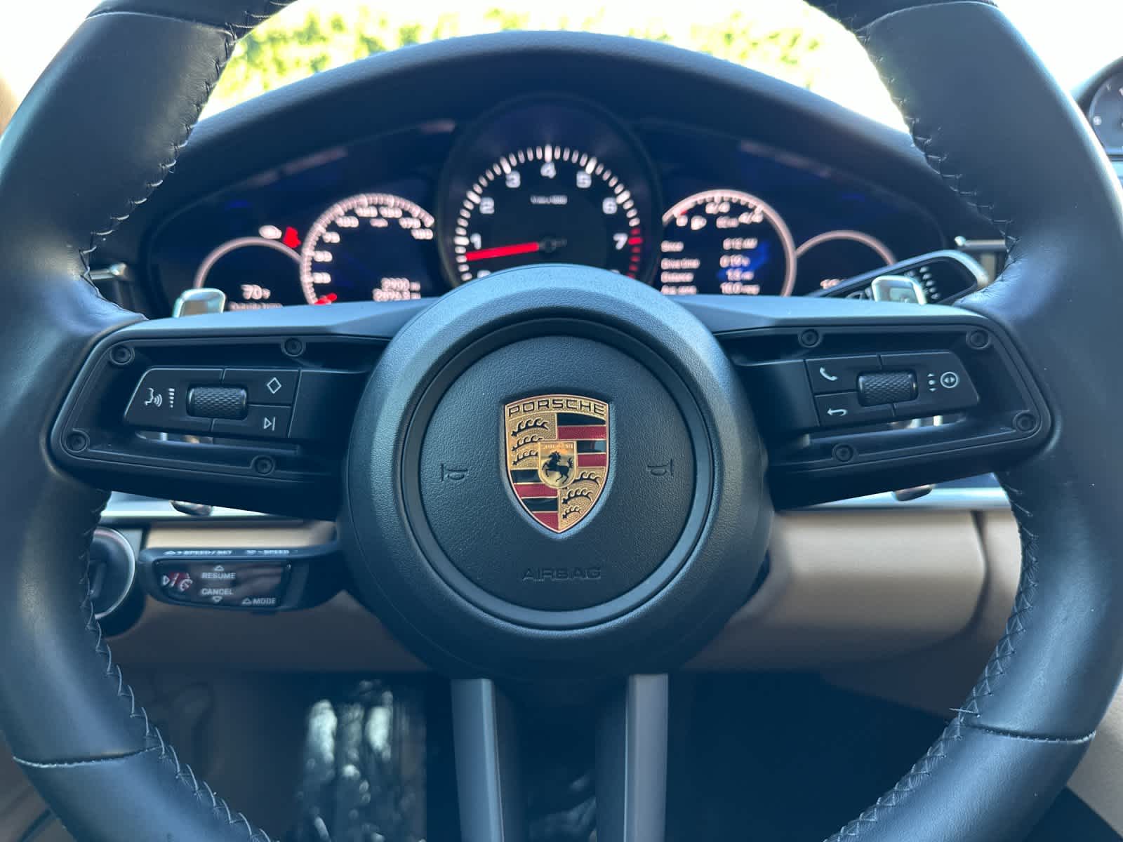 Thumbnail: 2022 Porsche Panamera - 25