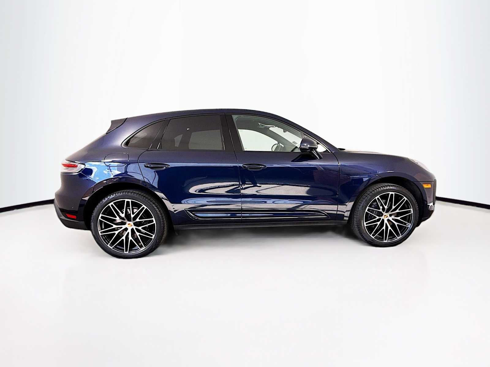 Thumbnail: 2022 Porsche Macan - 8