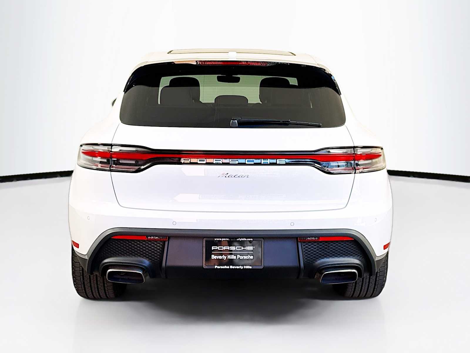 Thumbnail: 2026 Porsche Macan - 10