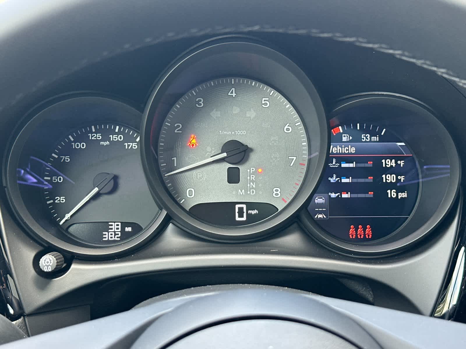 Thumbnail: 2026 Porsche Macan - 29