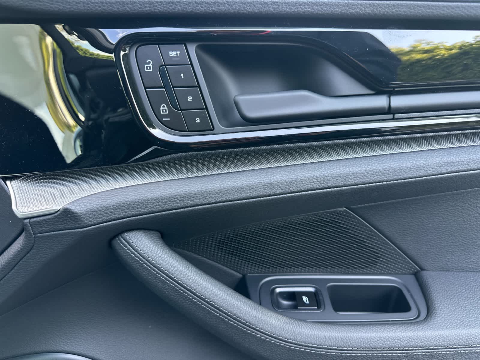 Thumbnail: 2026 Porsche Panamera - 19