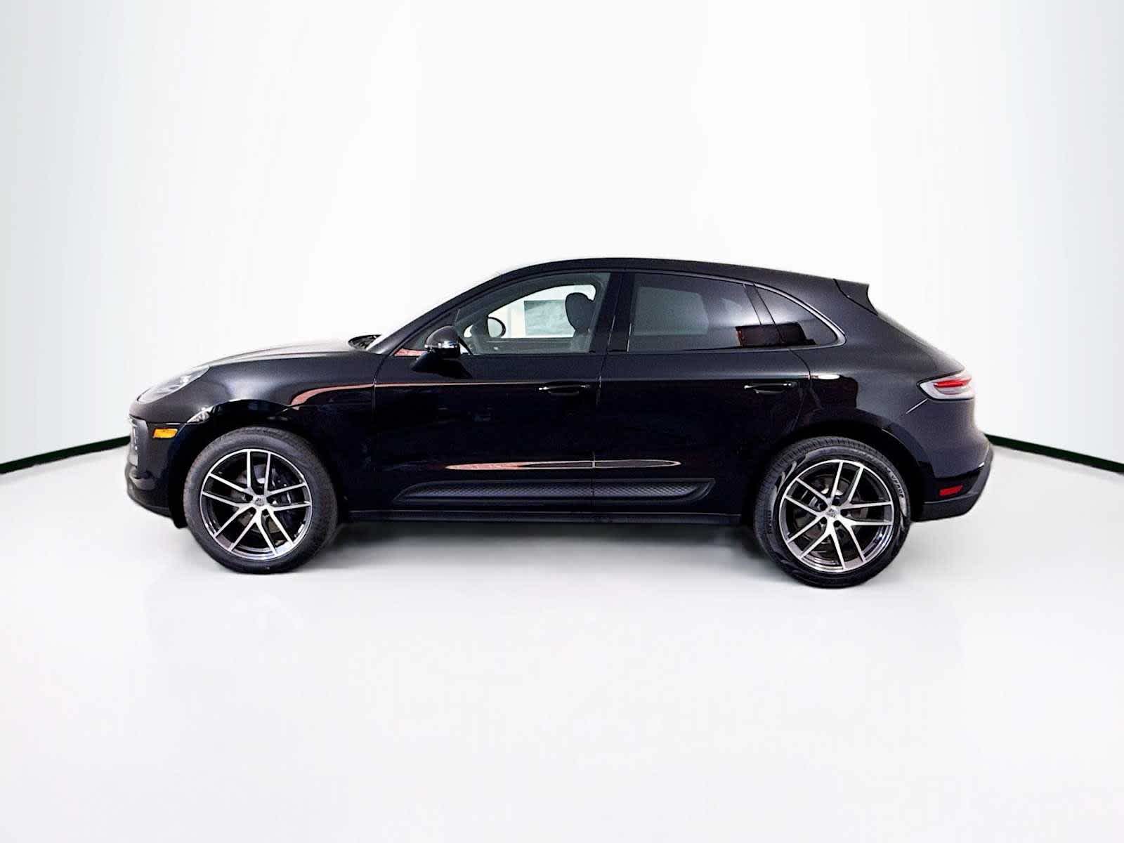 Thumbnail: 2026 Porsche Macan - 2