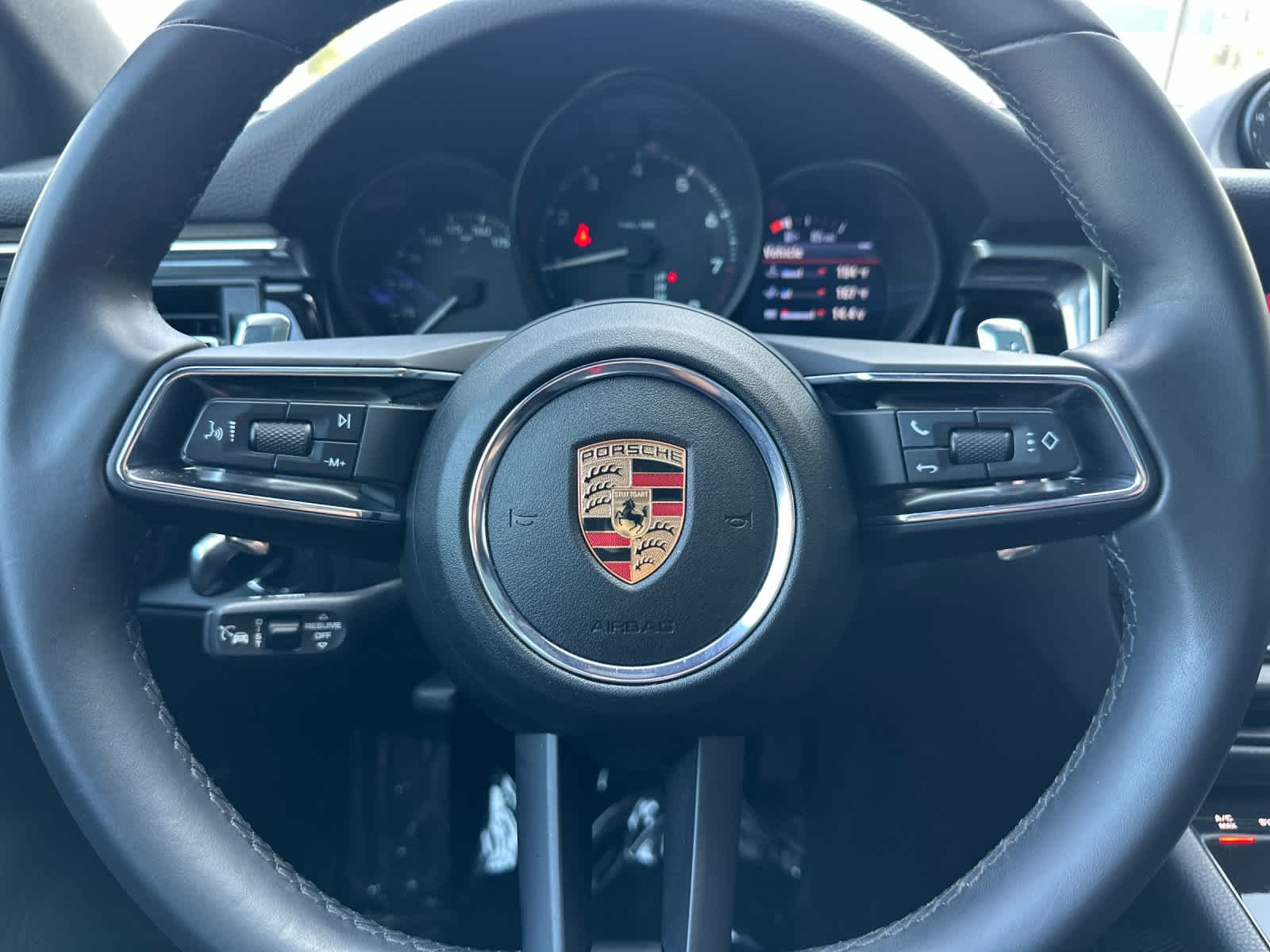 Thumbnail: 2025 Porsche Macan - 25