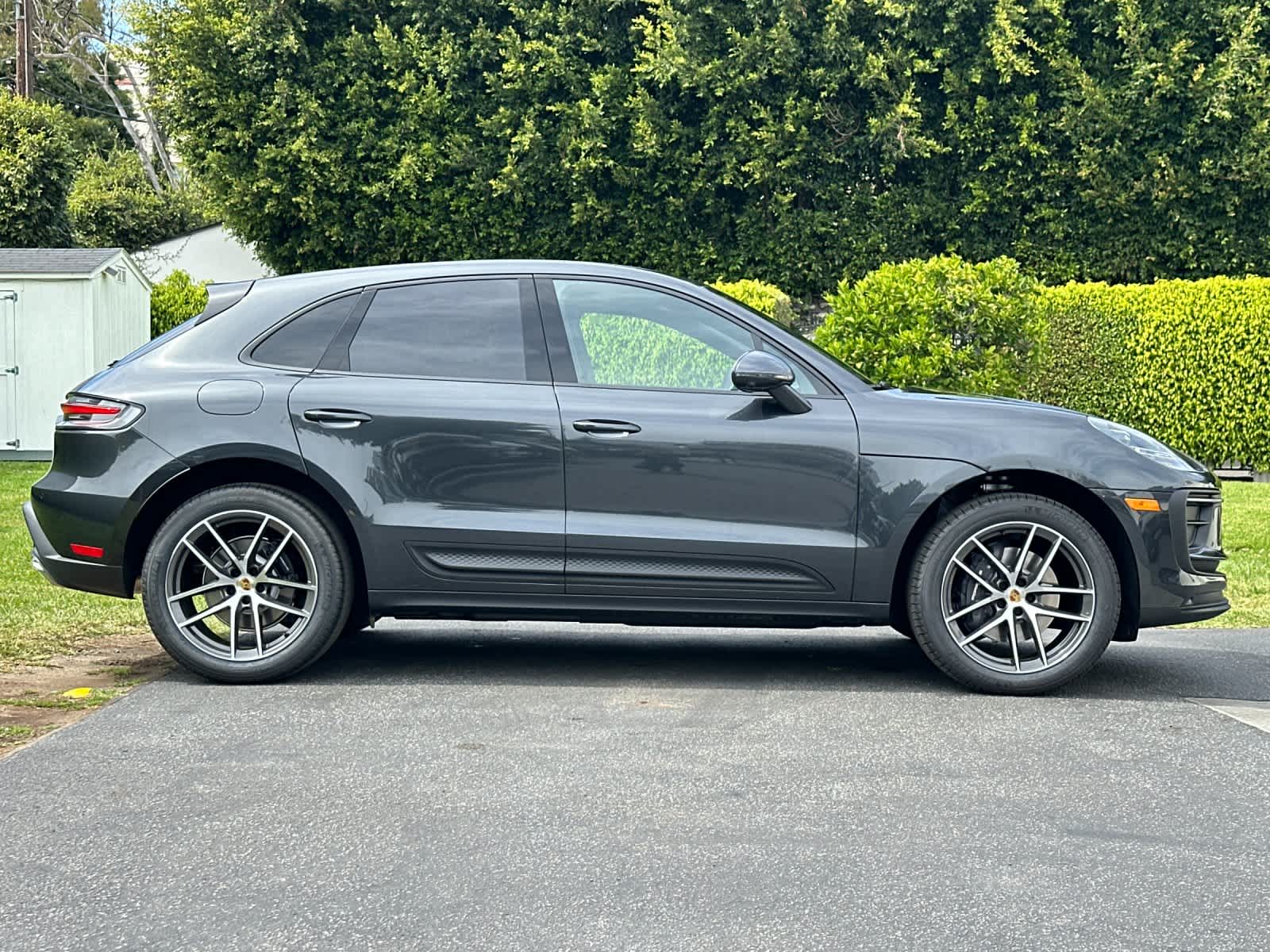 Thumbnail: 2026 Porsche Macan - 9