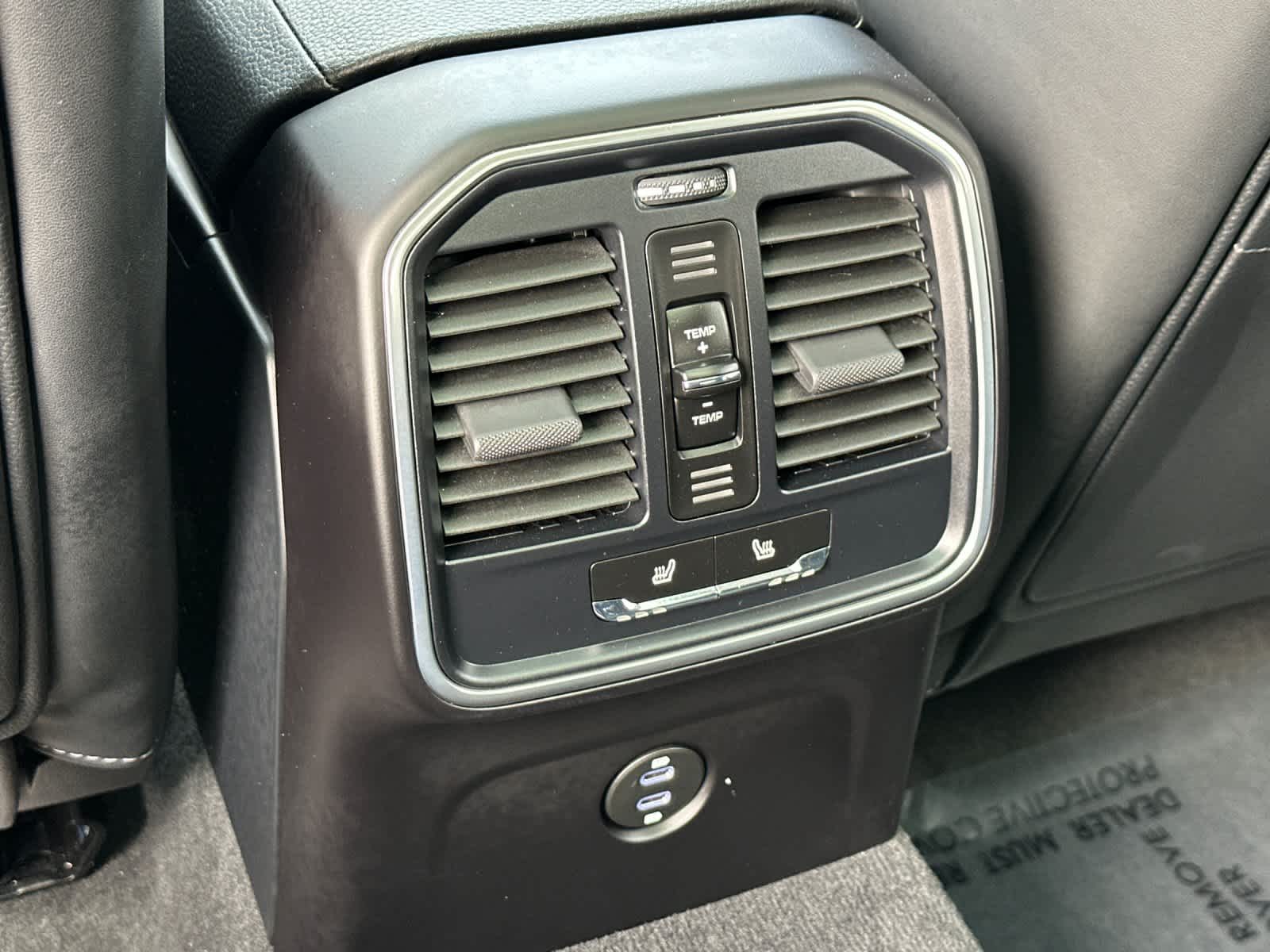 Thumbnail: 2025 Porsche Macan - 14