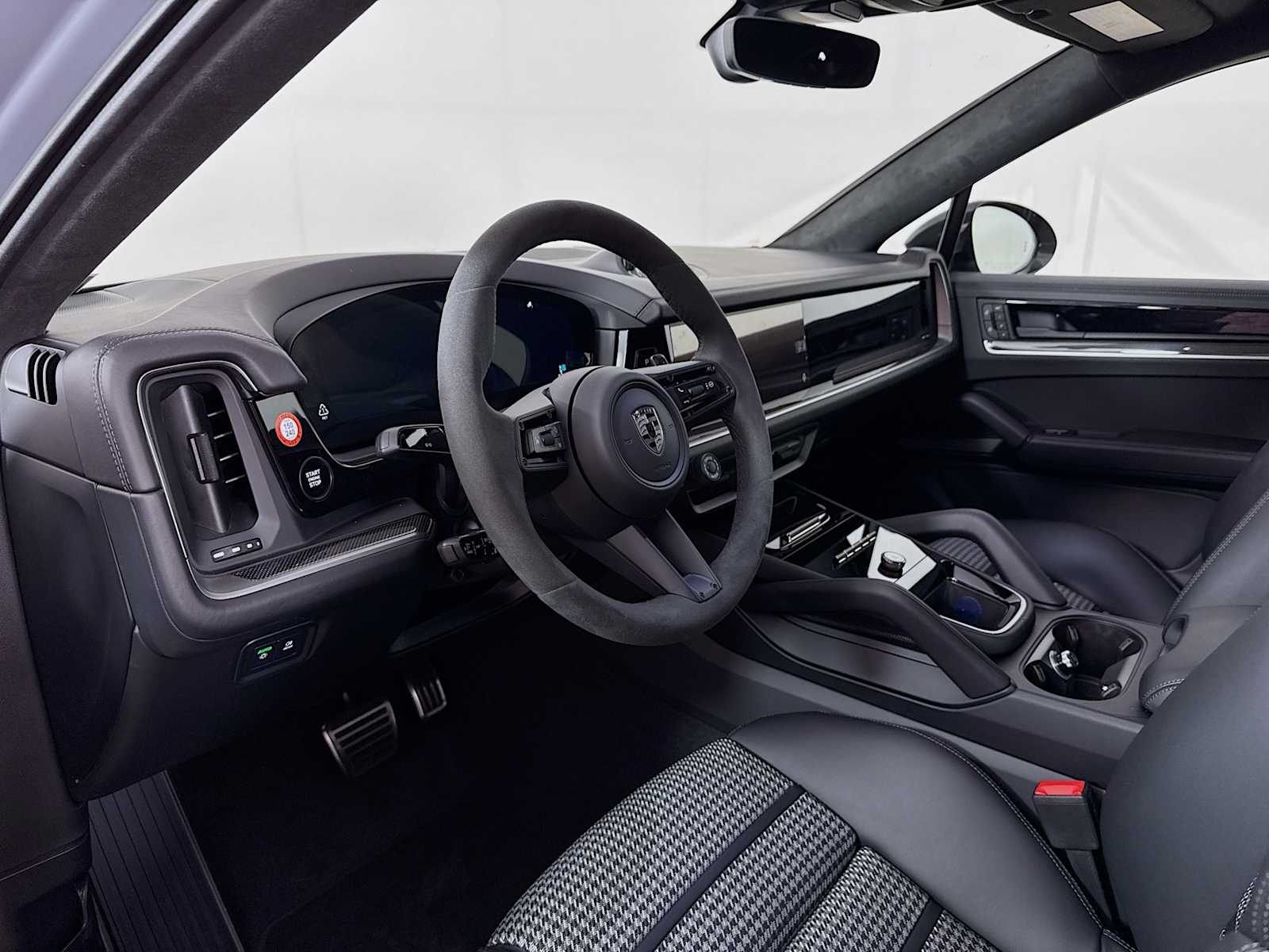 Thumbnail: 2025 Porsche Cayenne - 4