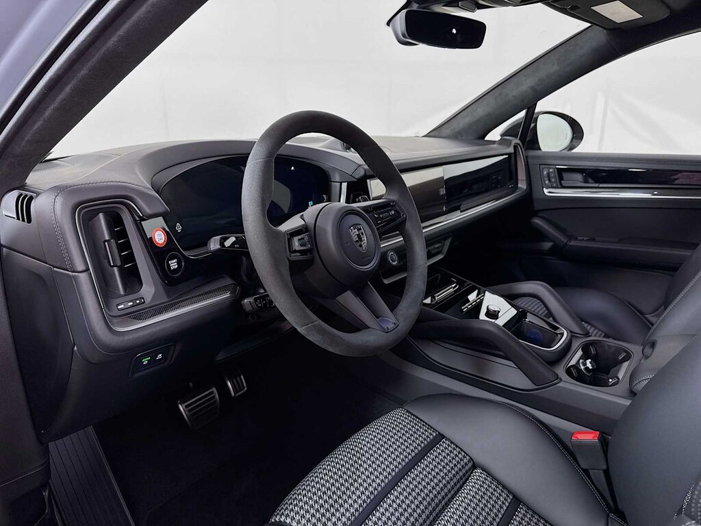 New 2025 Porsche Cayenne Turbo E-Hybrid SUV