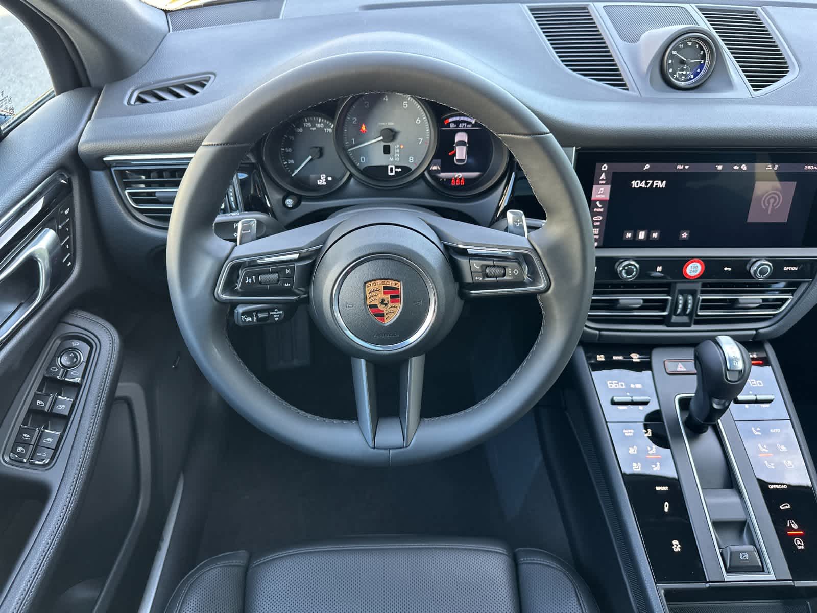 Thumbnail: 2026 Porsche Macan - 15