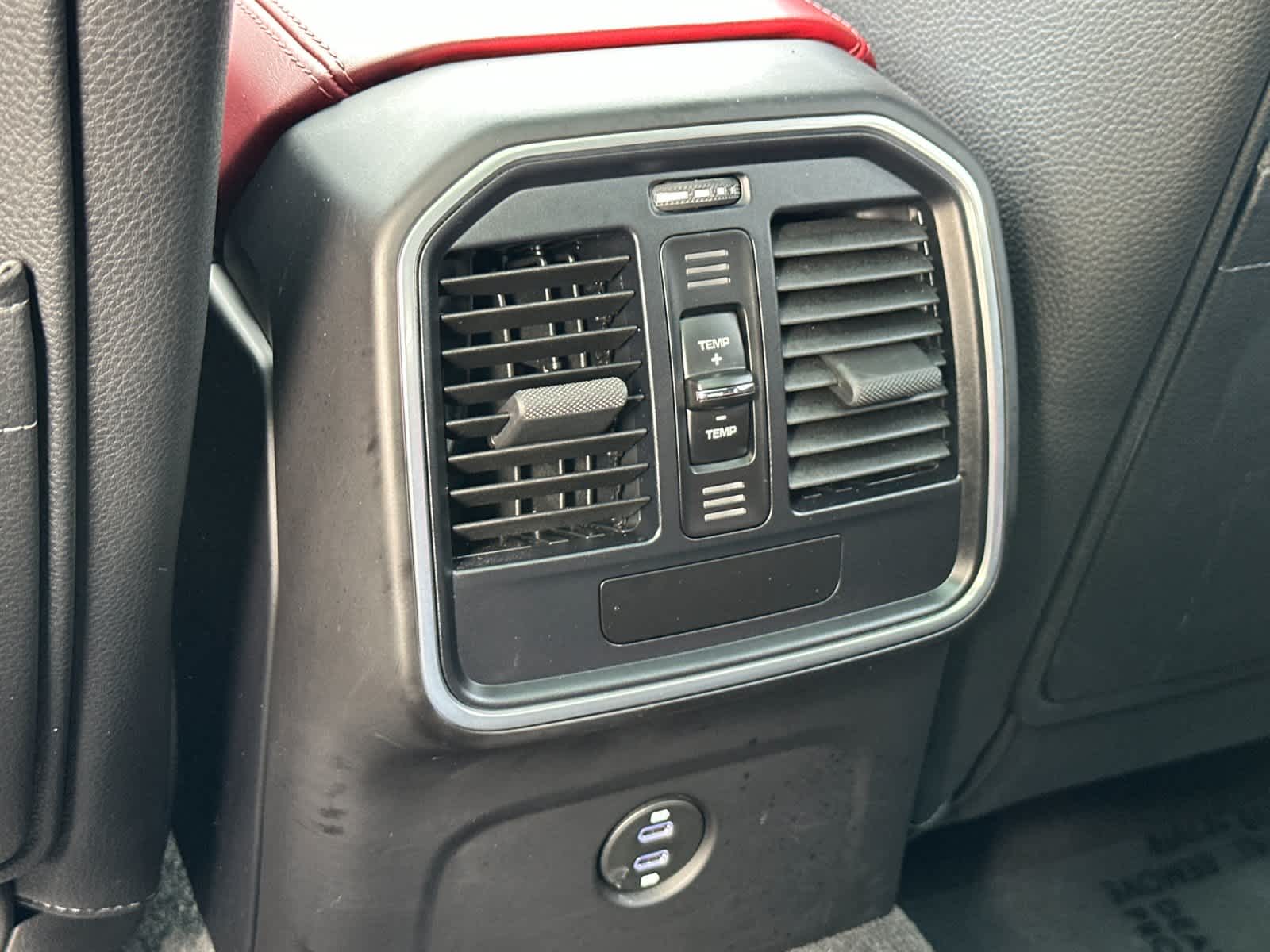 Thumbnail: 2025 Porsche Macan - 14