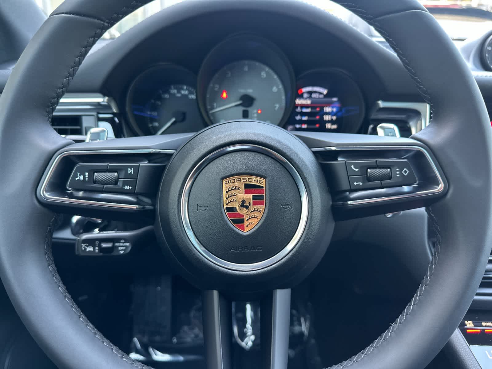Thumbnail: 2026 Porsche Macan - 26