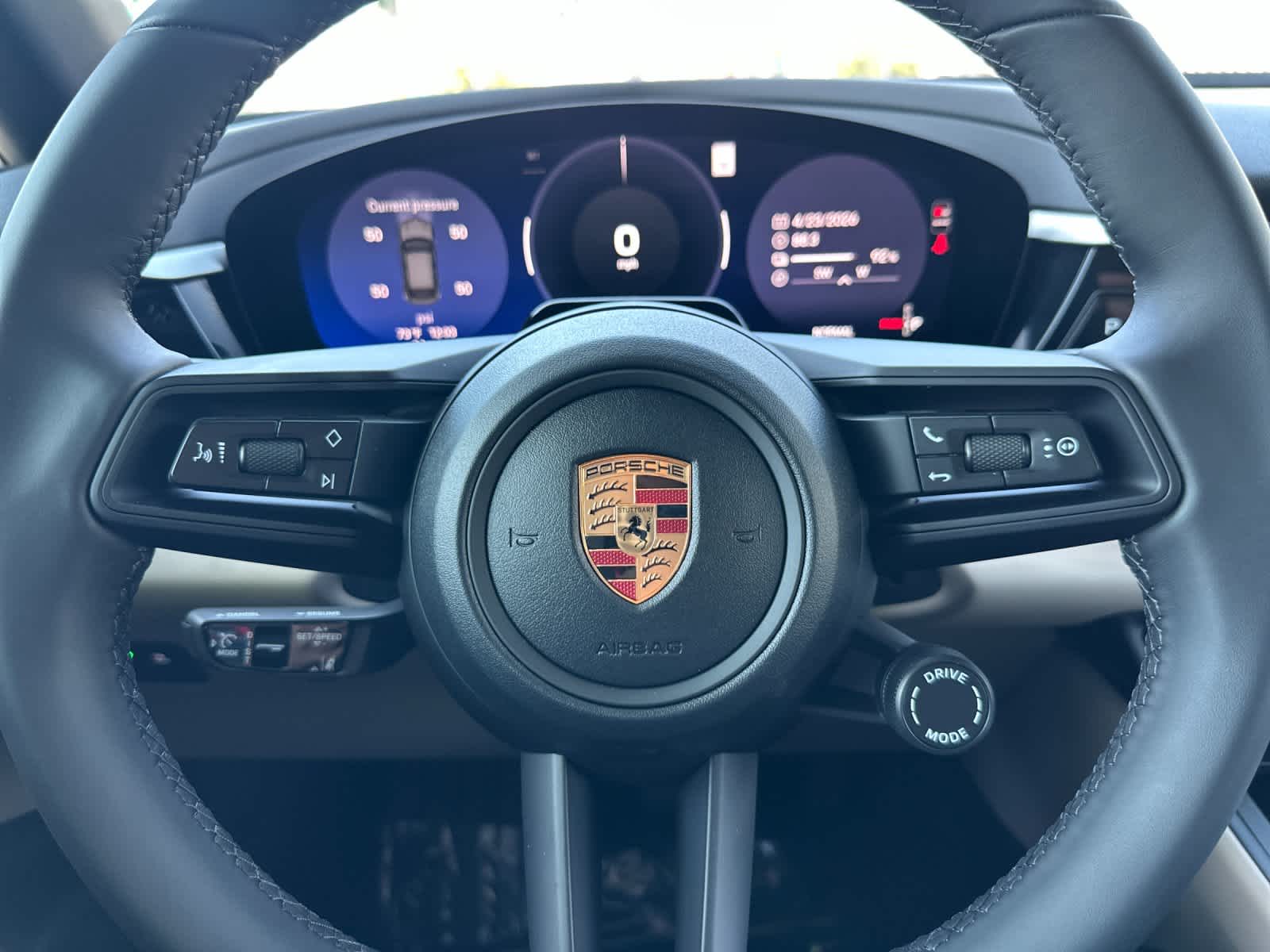 Thumbnail: 2026 Porsche Macan - 27