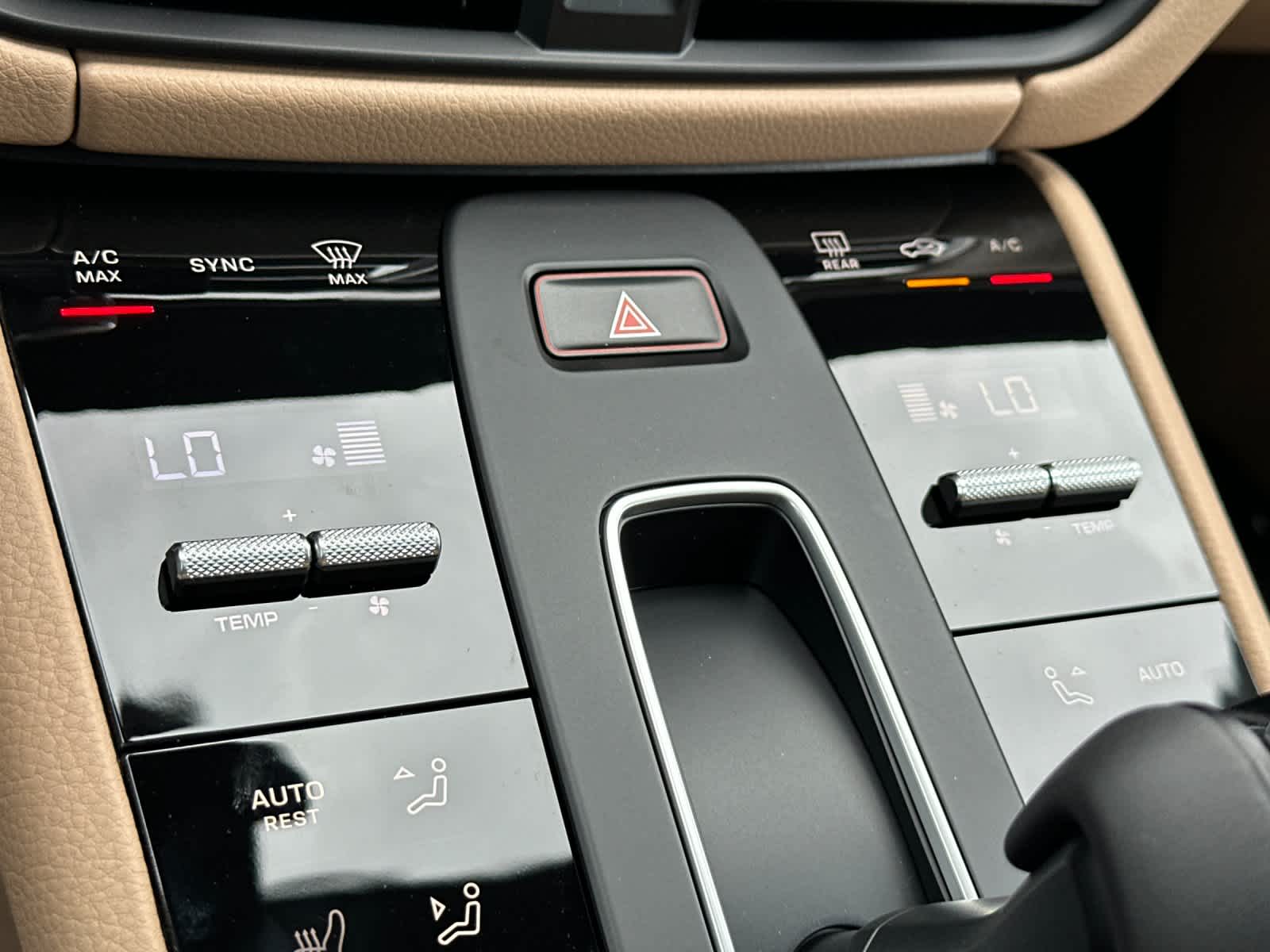 Thumbnail: 2026 Porsche Macan - 24