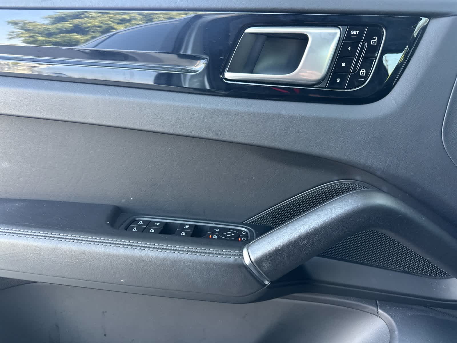 Thumbnail: 2019 Porsche Cayenne - 12