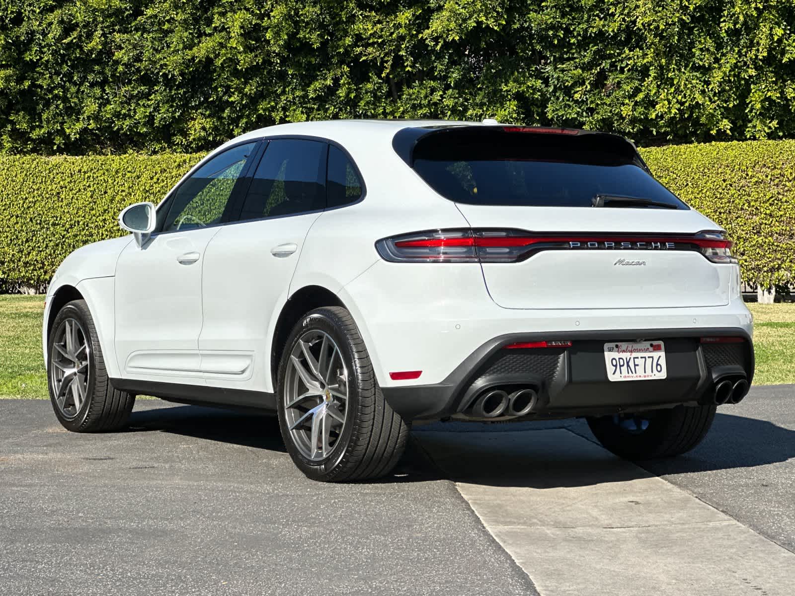 Thumbnail: 2025 Porsche Macan - 3