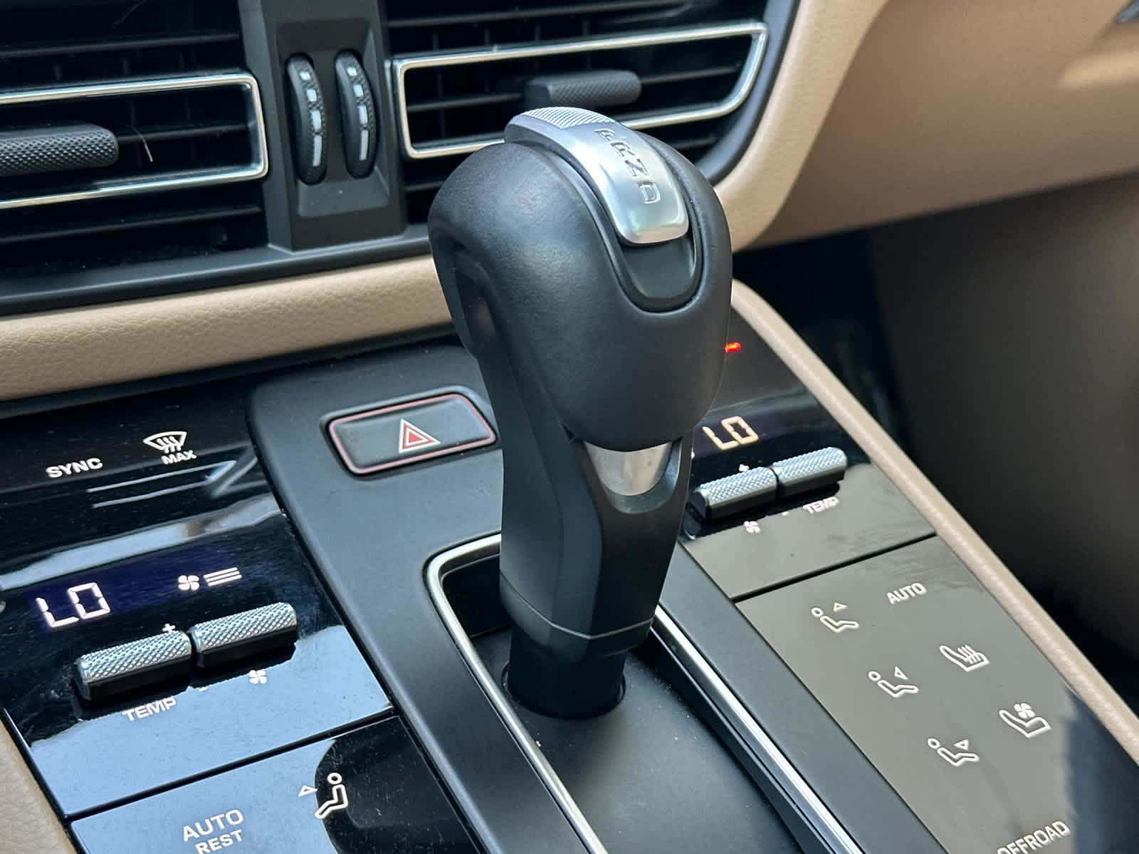 Thumbnail: 2025 Porsche Macan - 24