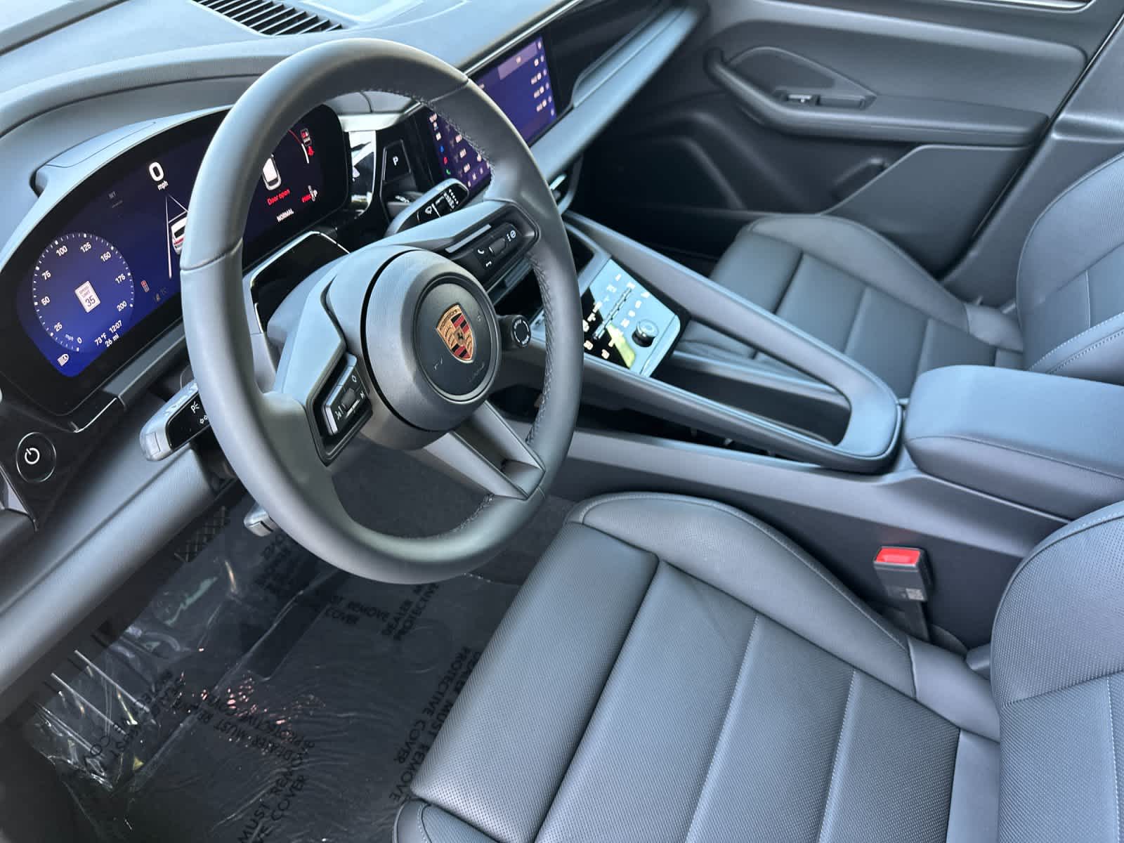 Thumbnail: 2026 Porsche Macan - 4