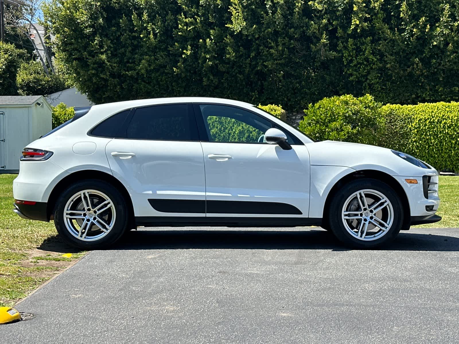 Thumbnail: 2020 Porsche Macan - 9