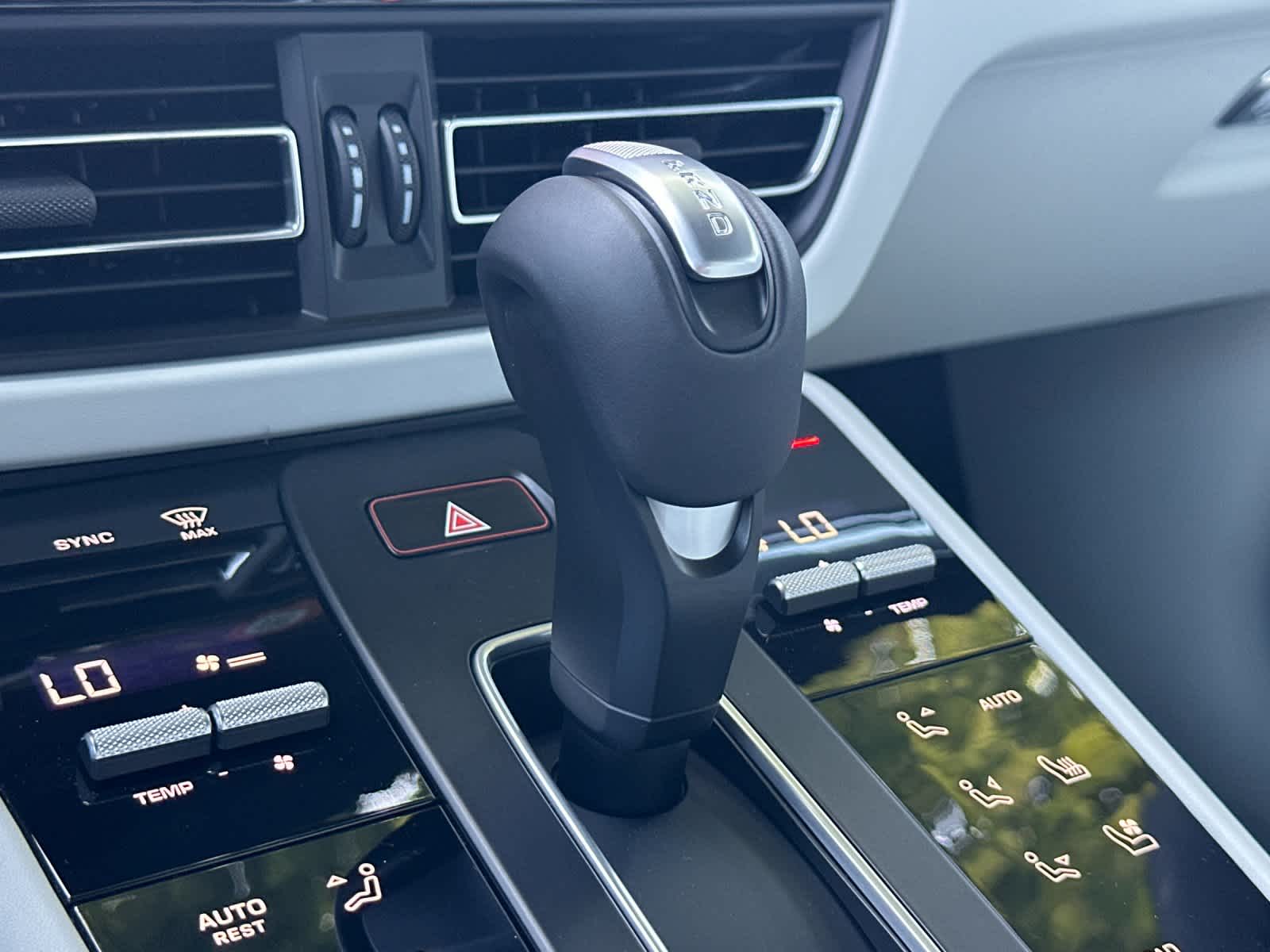 Thumbnail: 2026 Porsche Macan - 25