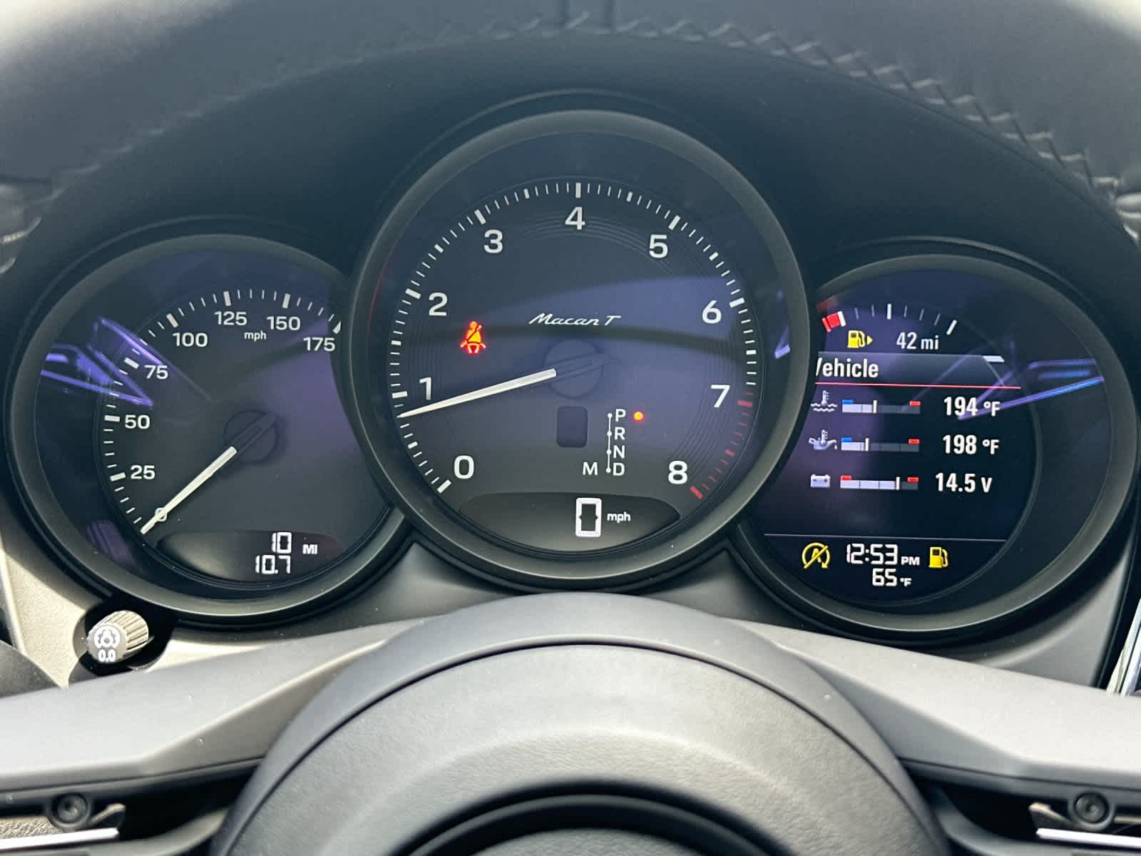 Thumbnail: 2026 Porsche Macan - 29