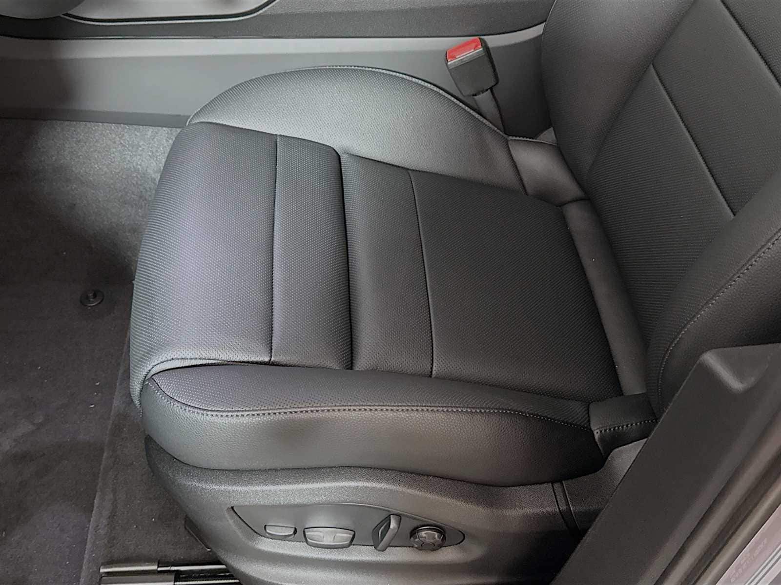 Thumbnail: 2025 Porsche Cayenne - 15