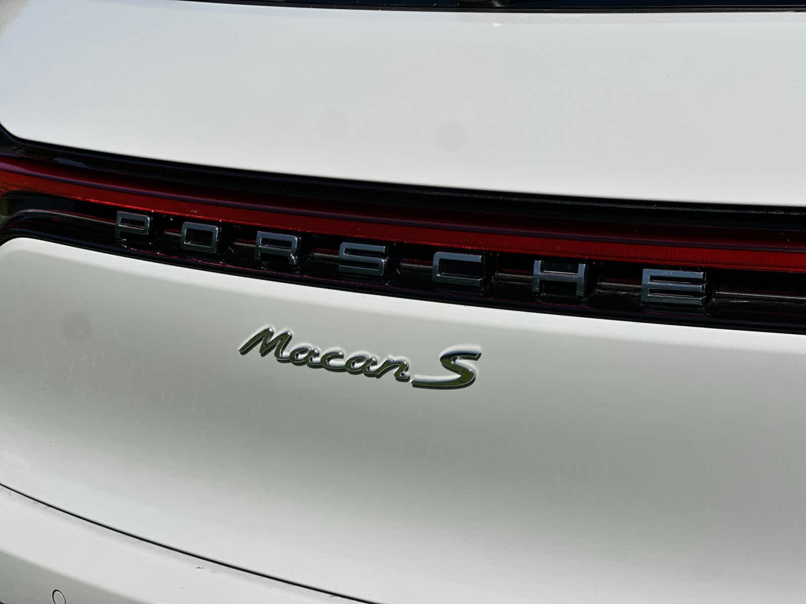 Thumbnail: 2026 Porsche Macan - 32