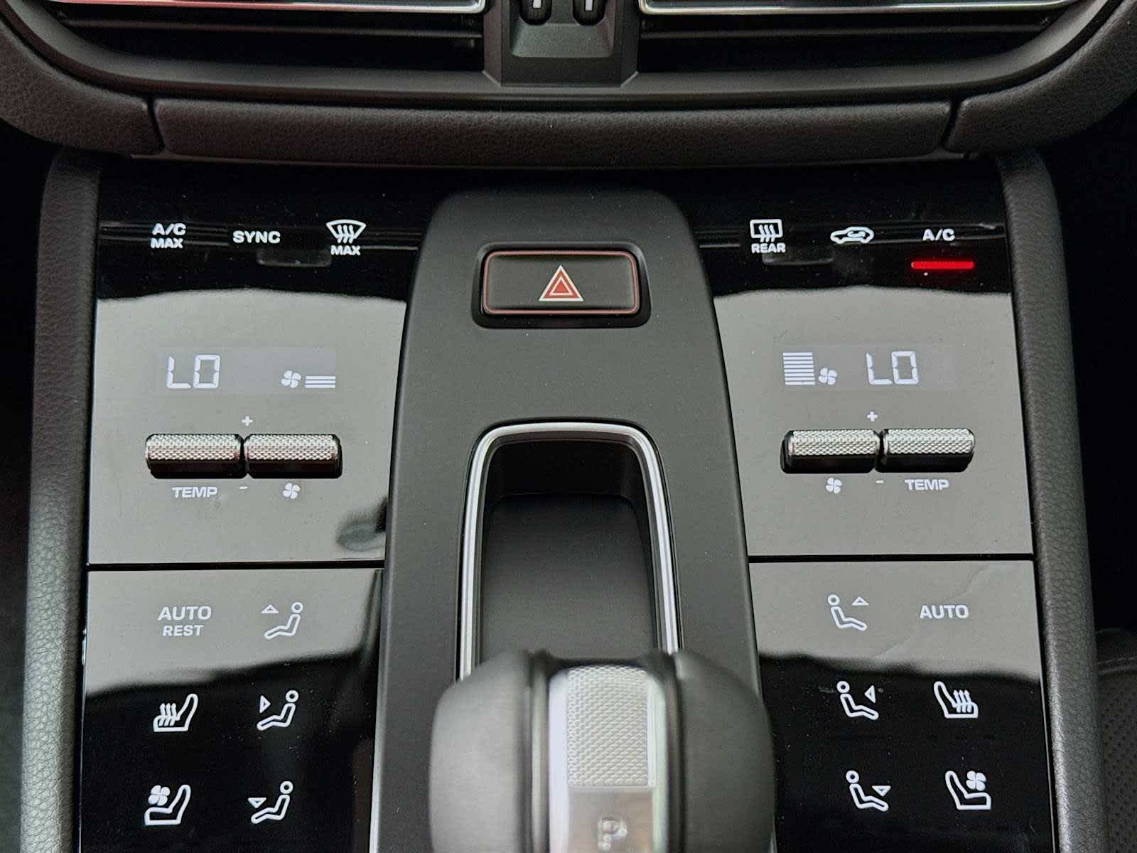 Thumbnail: 2026 Porsche Macan - 13