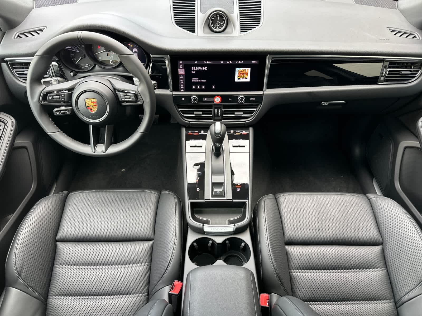 Thumbnail: 2026 Porsche Macan - 6